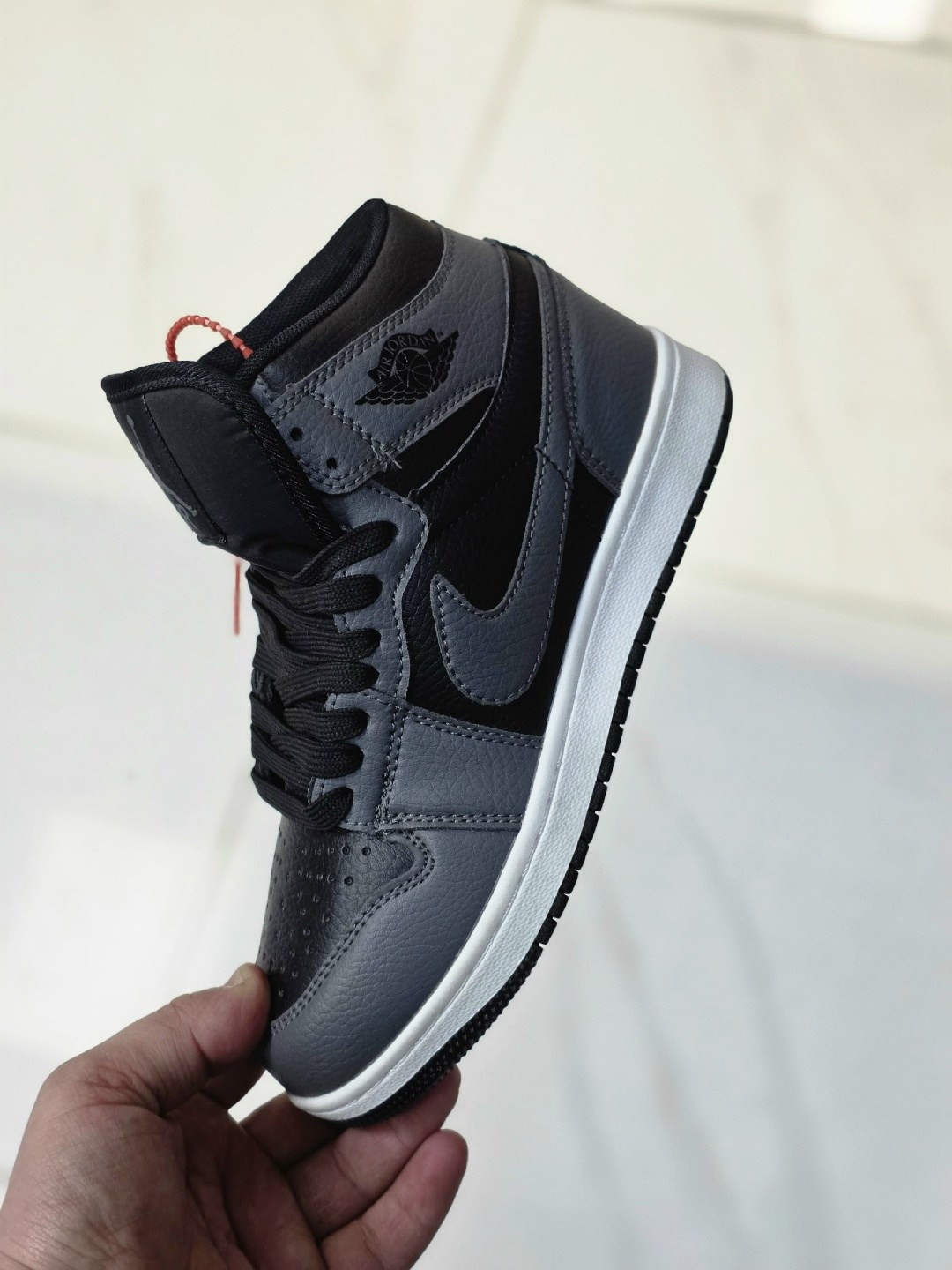кроссовки nike air jordan retro 1,зимние кроссовки nike air jordan 1,кроссовки nike air jordan 1,кроссовки nike air jordan 1 retro high,кроссовки мужские nike air jordan 1