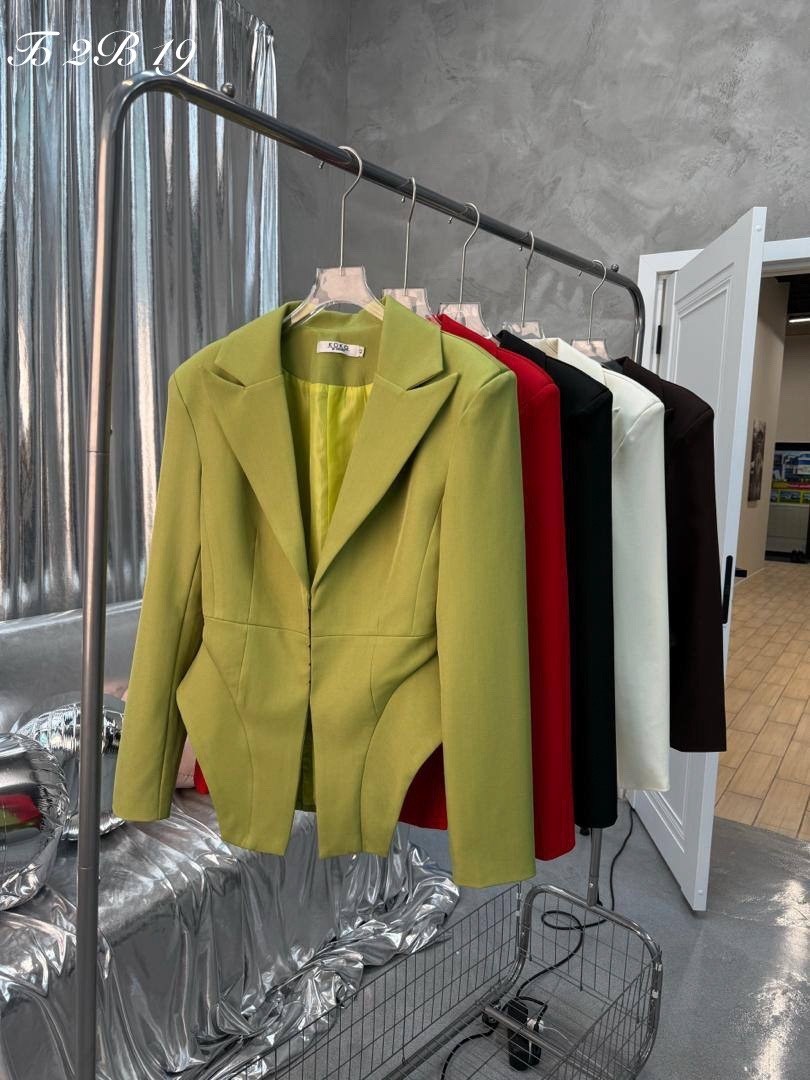 модные жакеты,жакет,женские жакеты,жакет с баской,приталенный жакет