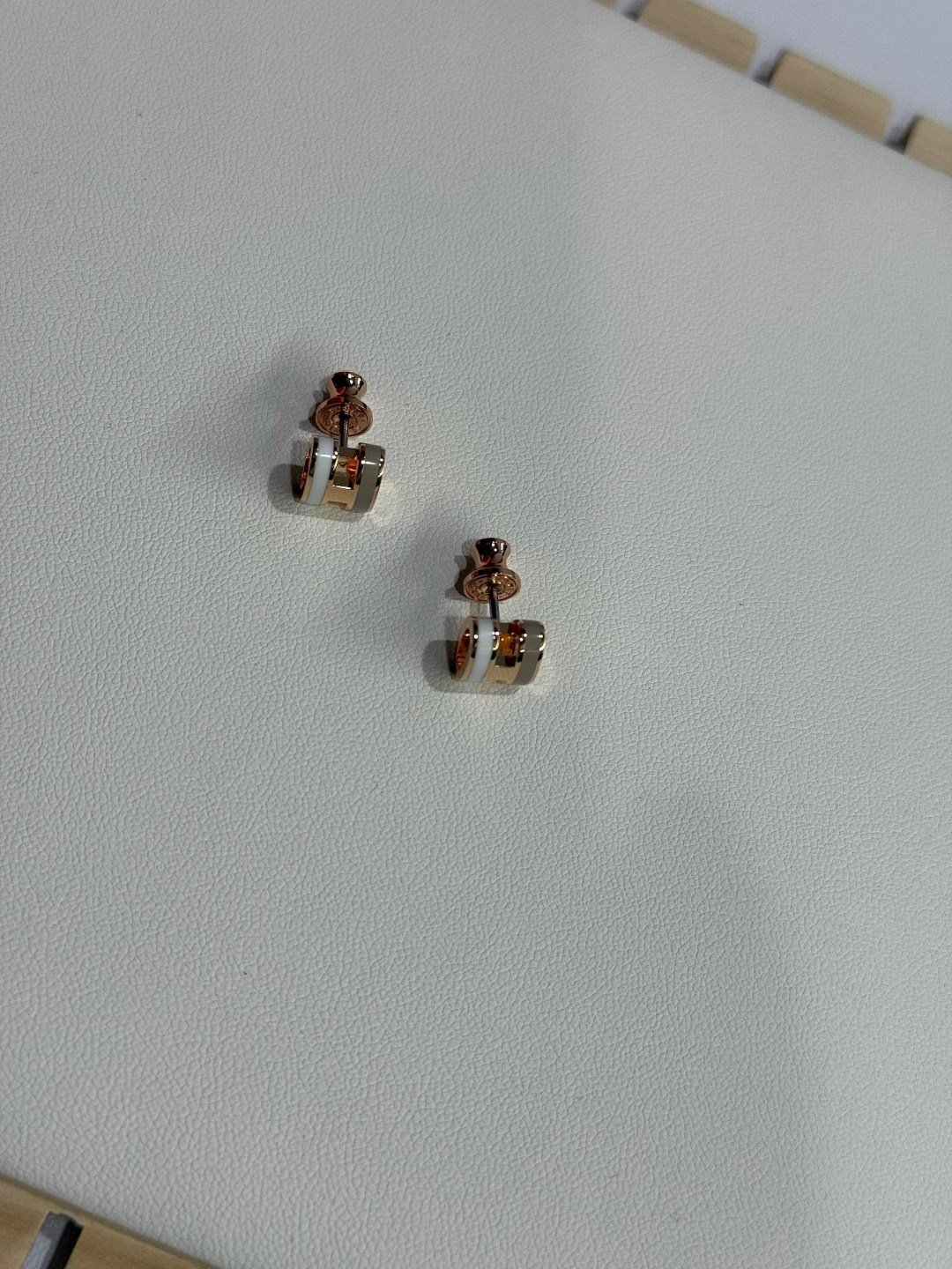 серьги hermes,hermes бижутерия,женские серьги hermes,брендовые серьги,hermes ожерелье