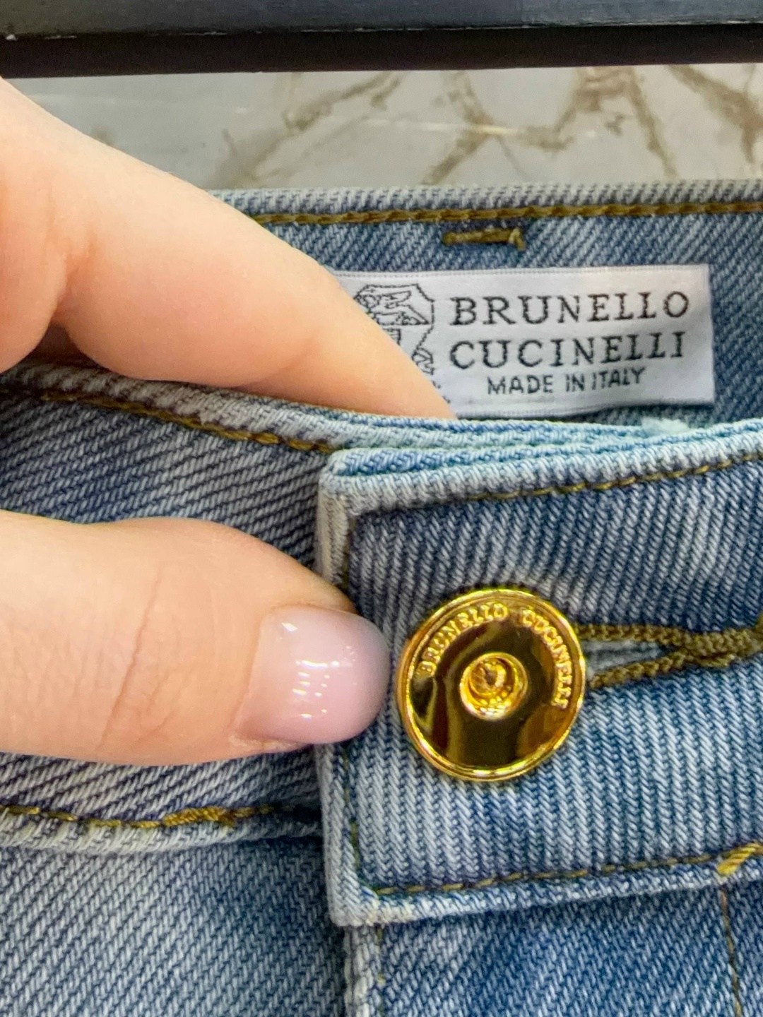 топ шелковый с кружевом,майка с кружевами,шелковый топ,топ с кружевом,топ с кружевной отделкой