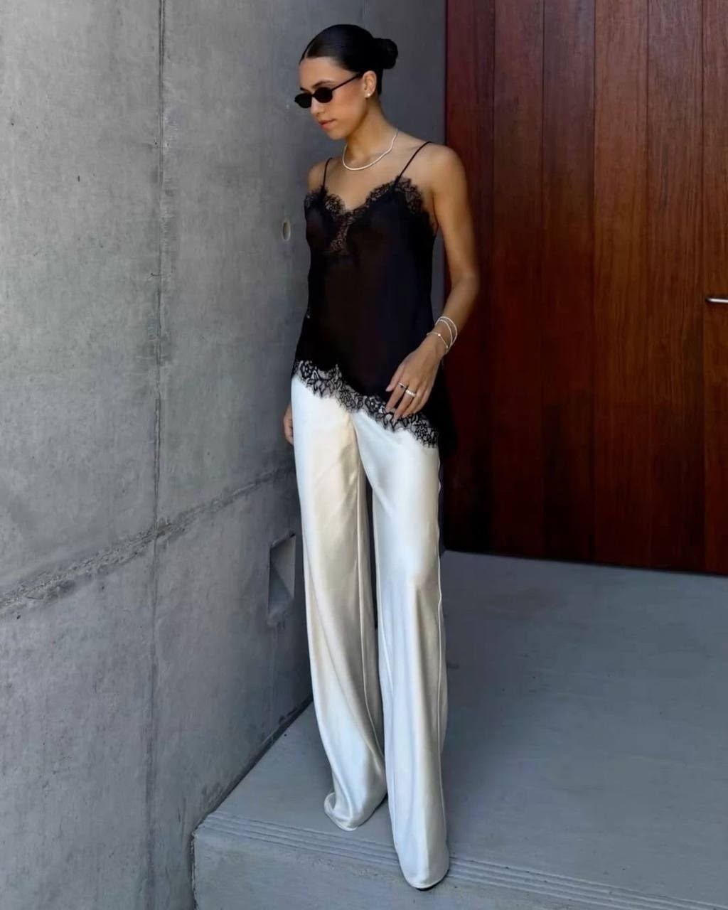 костюм с брюками,костюм из атласа брючный,костюм брючный,костюм шёлковый в пижамном стиле,шелковый брючный костюм женский