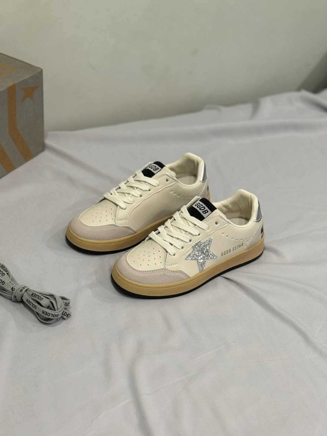 кроссовки ball star черного и белого цвета golden goose,golden goose лаковые кроссовки,,кеды golden goose,golden goose кеды hi star на платформе черный