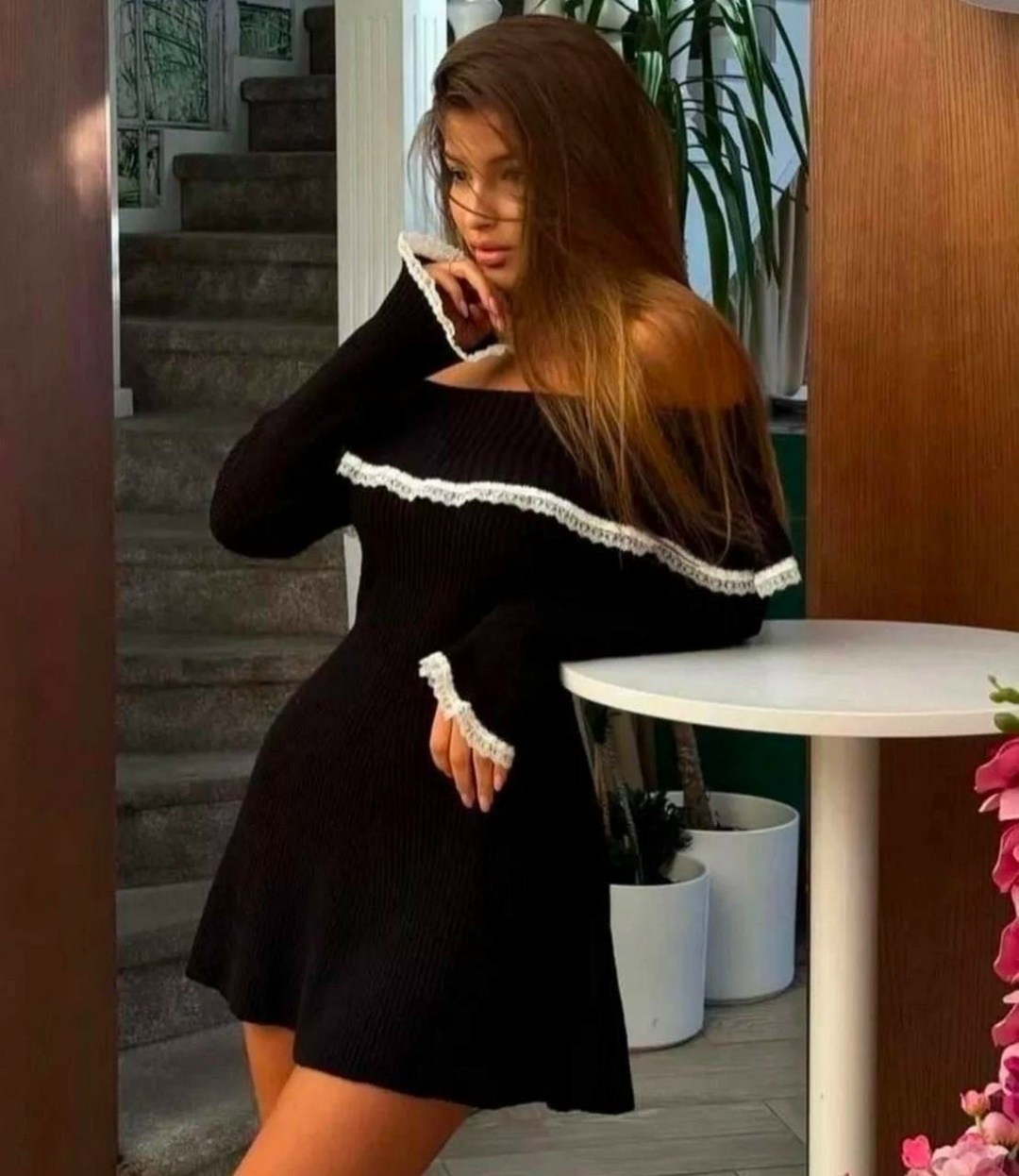 женское трикотажное платье с открытыми плечами,трикотажное платье с открытыми плечами,платье вязаное с открытыми плечами,платье с открытыми плечам,платье трикотажное с открытым плечом