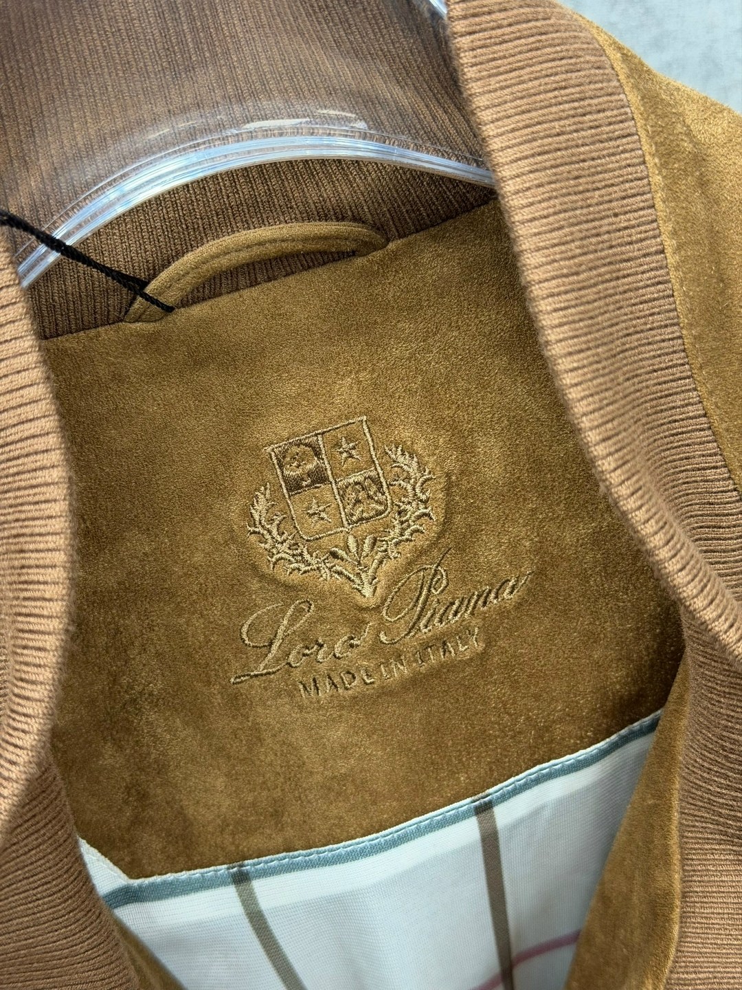 мужская куртка loro piana,замшевая куртка,замшевая мужская куртка,куртка loro piana,кожаная куртка