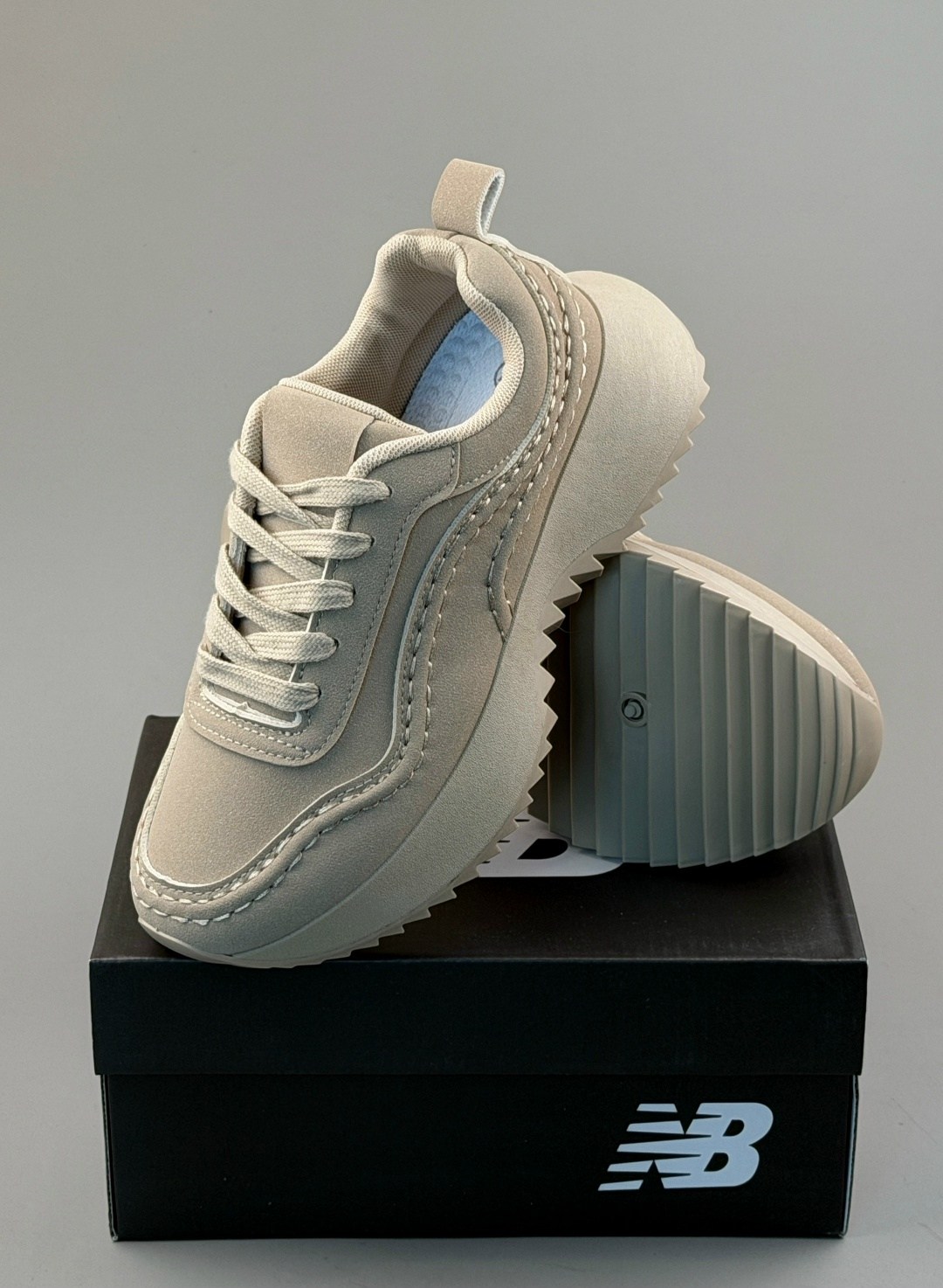 ,кроссовки женские,бежевые кроссовки,повседневные кроссовки,кроссовки женские замшевые