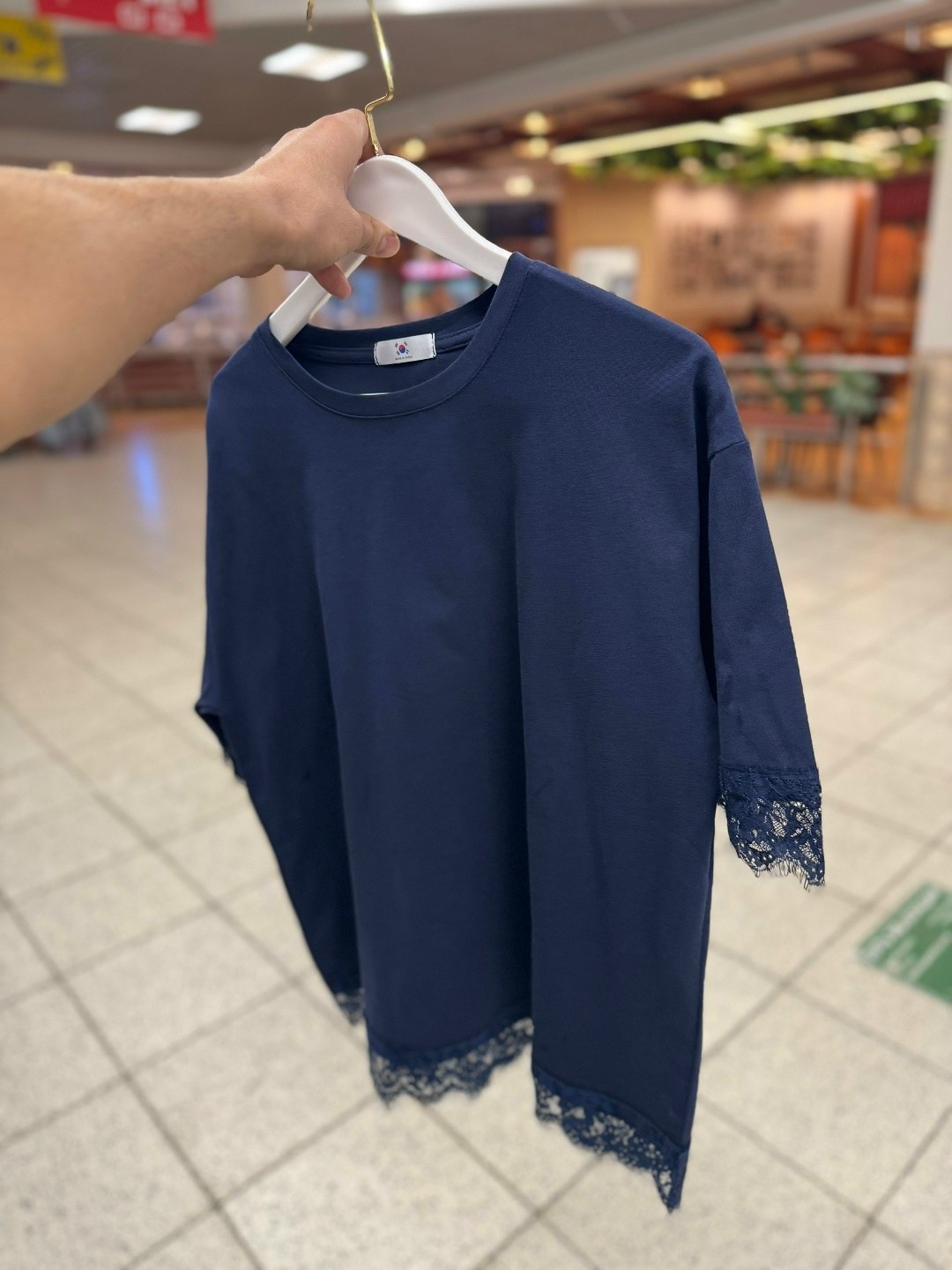 футболка с кружевами,блузка с кружевами,блузка кружевная,футболка женская