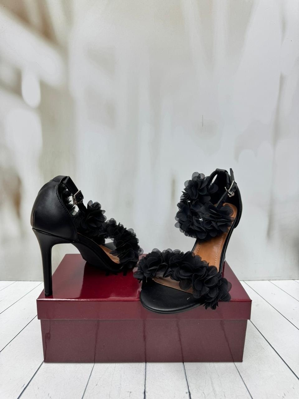 ,босоножки на каблуках,женские босоножки,черные босоножки,замшевые босоножки