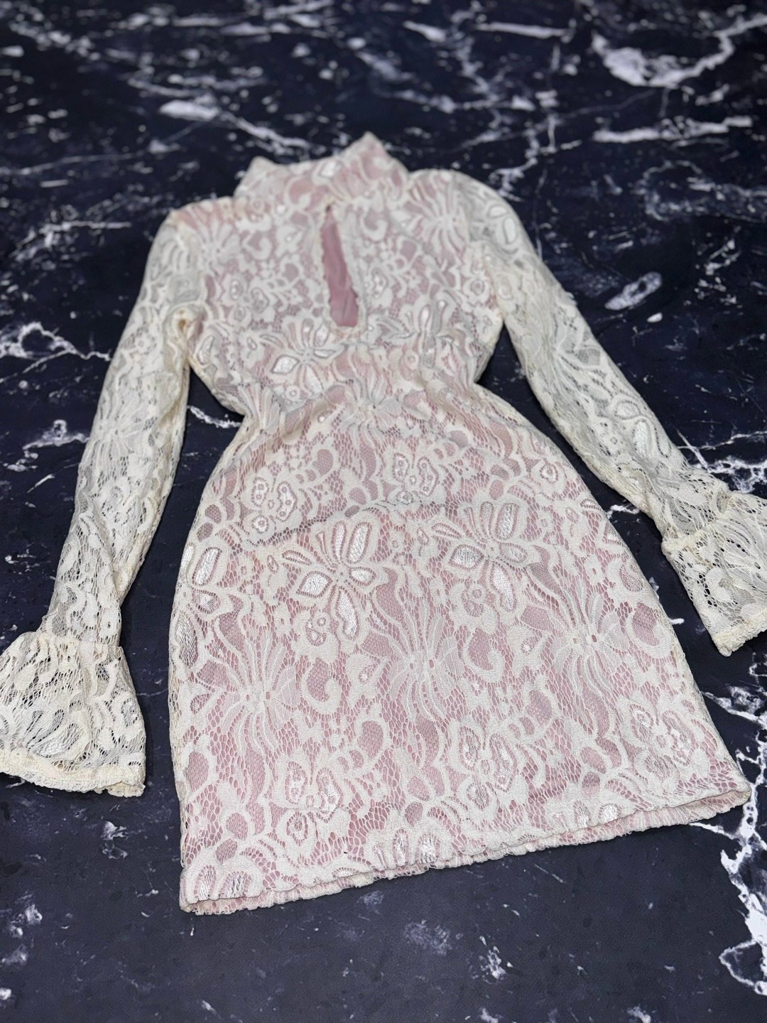 платье кружевное,кружевное мини платье,платье шикарное,платье стильное,вечернее платье мини