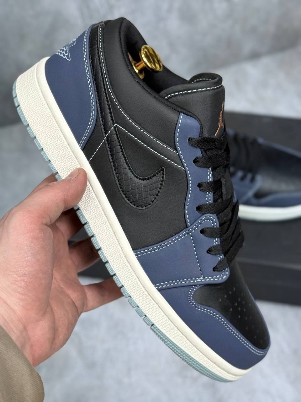 кроссовки nike air jordan 1 low,nike air jordan 1 low midnight navy,nike air jordan 1 low se craft obsidian,nike air jordan 1 low sb midnight navy,air jordan 1 low wmns black blue aqua