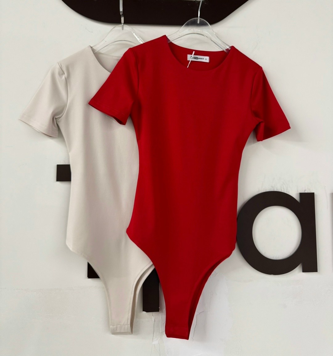 футболка женская красная,футболки для женщин,женская футболка,одежда женская