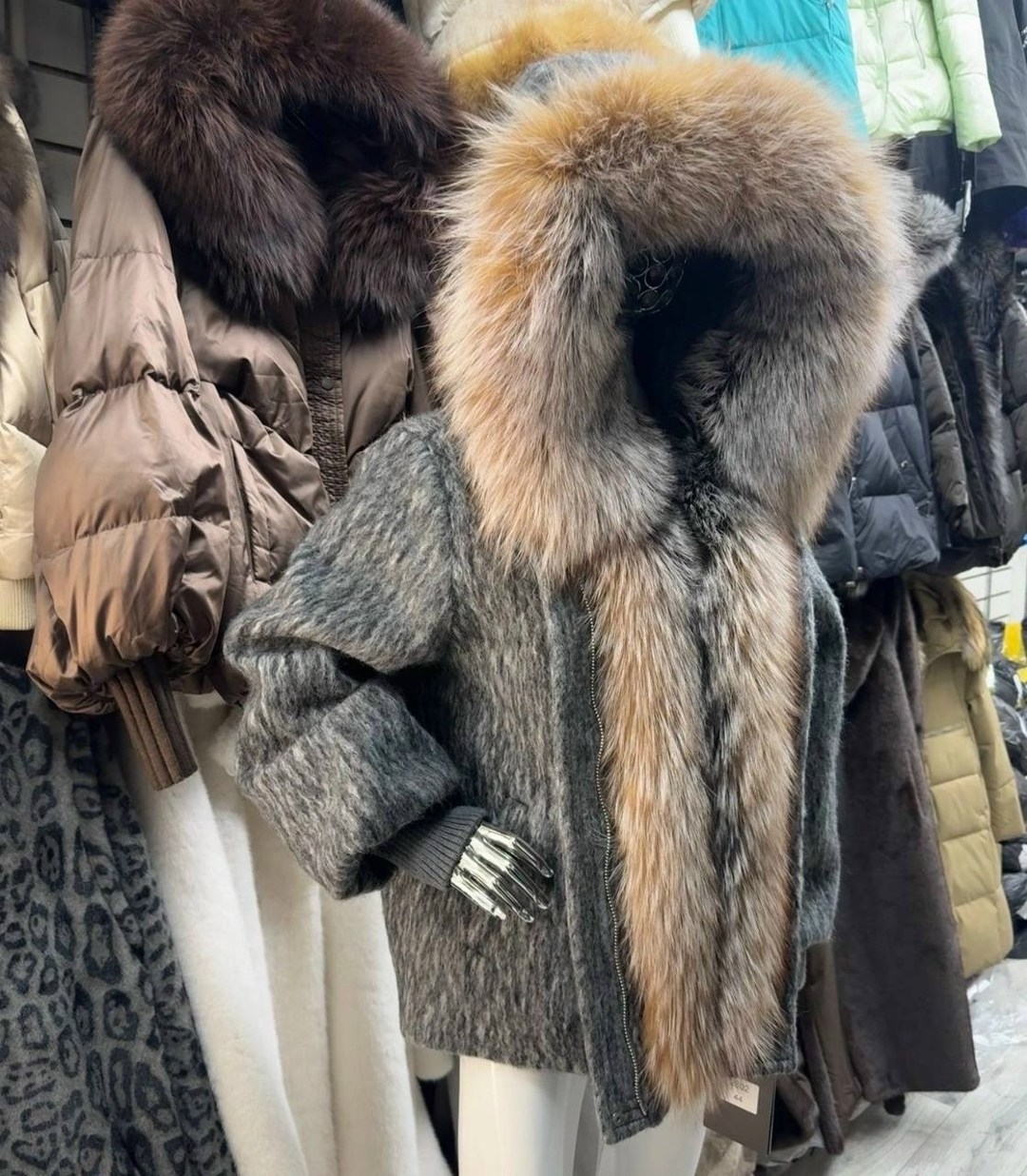 парка с натуральным мехом,парка женская с натуральным мехом,парка с мехом,пальто с натуральным мехом,куртка с натуральным мехом