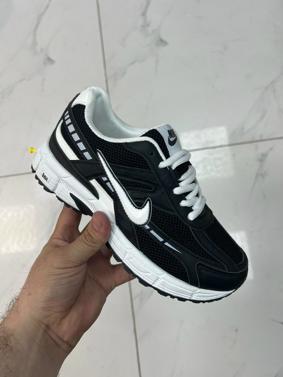 кроссовки nike initiator,кроссовки nike,женские кроссовки nike initiator серебристого цвета,кроссовки nike initiator running,nike initiator