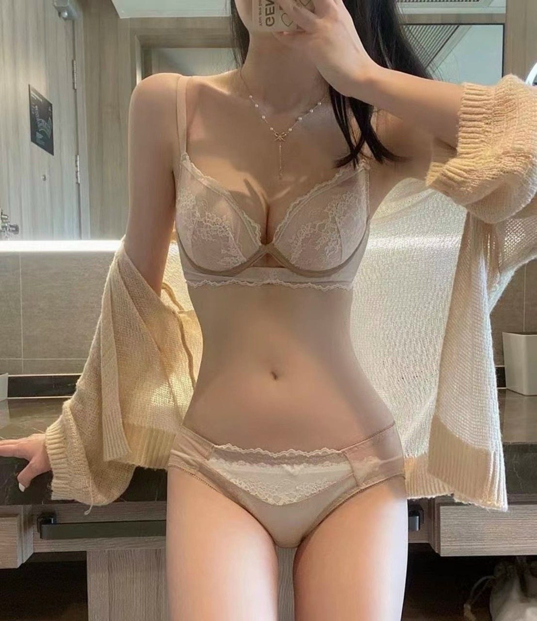 бюстгальтер с кружевами,кружевной бюстгальтер,комплект с бюстгальтером,бюстгальтер классика,кружевное белье