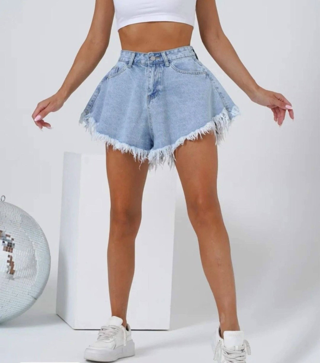 шорты джинсовые летние с бахромой clothing planet,шорты женские джинсовые летние,женские шорты джинсовые,женские джинсовые шорты с дырками и высокой талией,шорты джинсовые с высокой талией