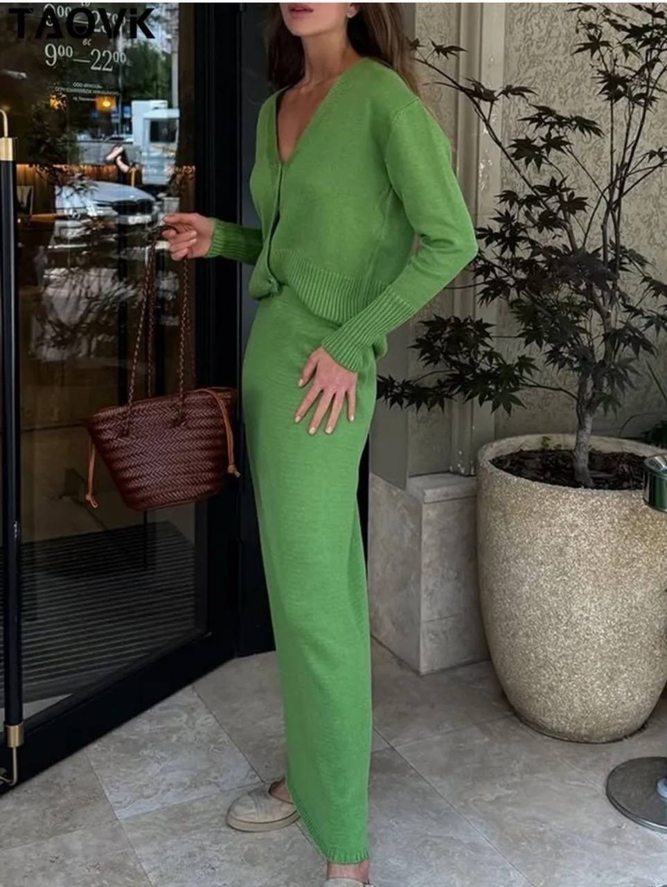 элегантные костюмы,вязаные костюмы,вязанный костюм с юбкой,костюм трикотажный,костюм с юбкой