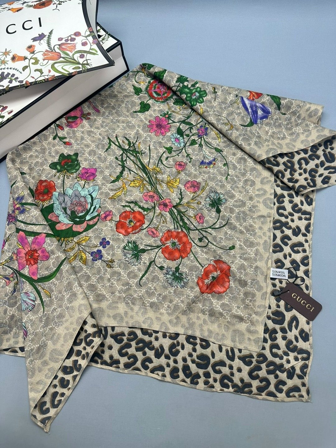 платок двухсторонний gucci 90/90,платок gucci,платок на голову и шею gucci,платок гуччи,шелковый платок gucci