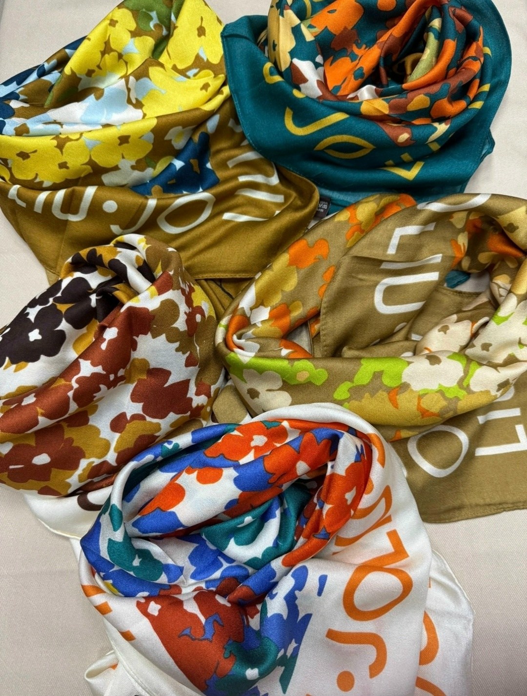 платок на голову женский,платок на голове,платок,шелковые платок на головы и шею,платки женские