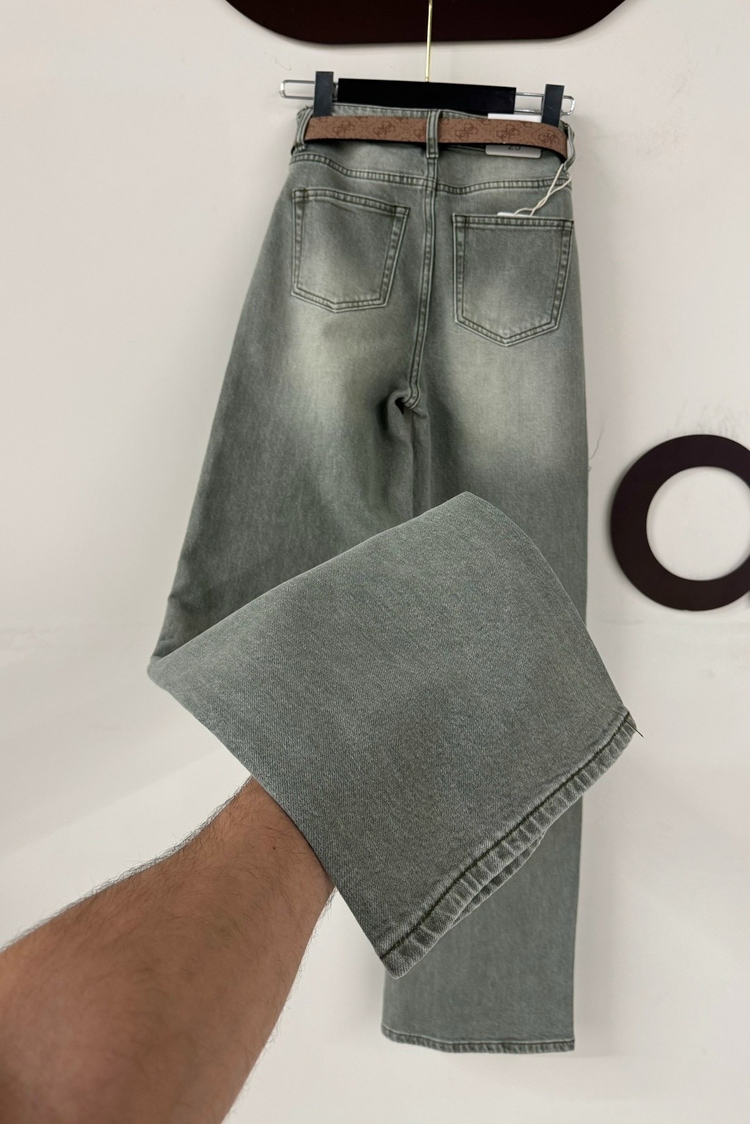 джинсы широкие,широкие женские джинсы,джинсы,женские джинсы,джинсы женские с широкими штанинами