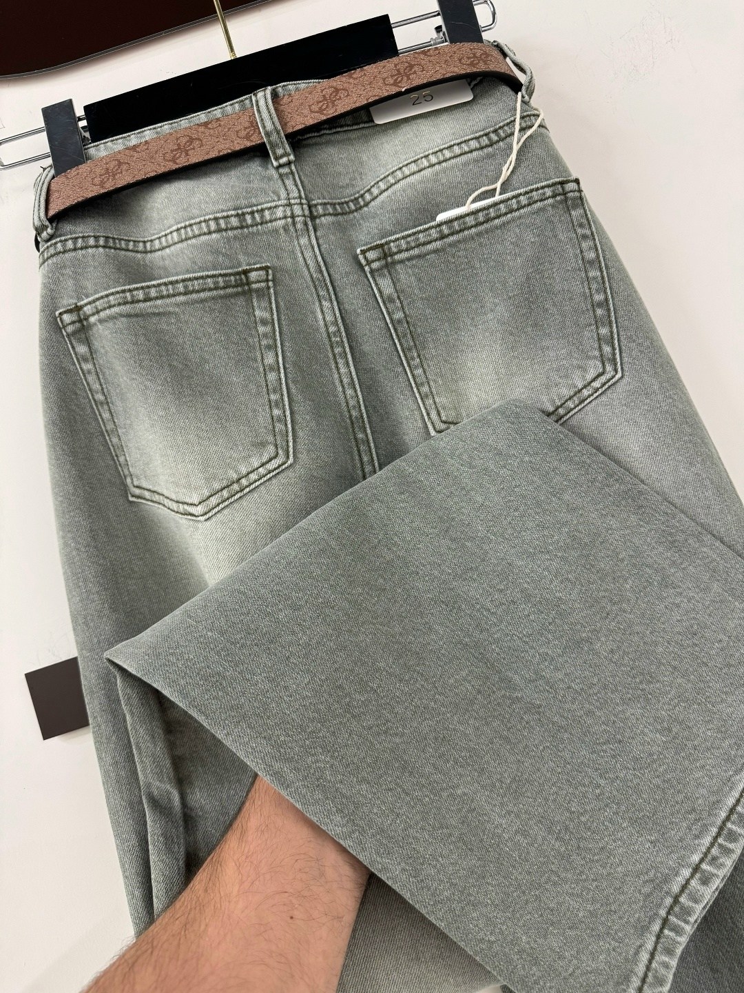 джинсы широкие,широкие женские джинсы,джинсы,женские джинсы,джинсы женские с широкими штанинами