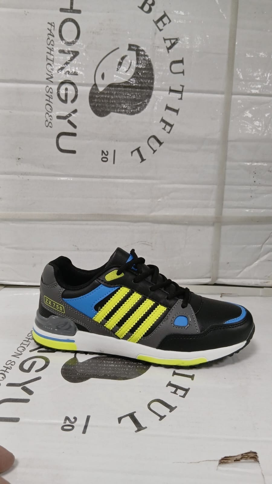 кроссовки adidas,кроссовки adidas zx 750,мужские кроссовки,кроссовки мужские adidas,мужские кроссовки adidas zx 750