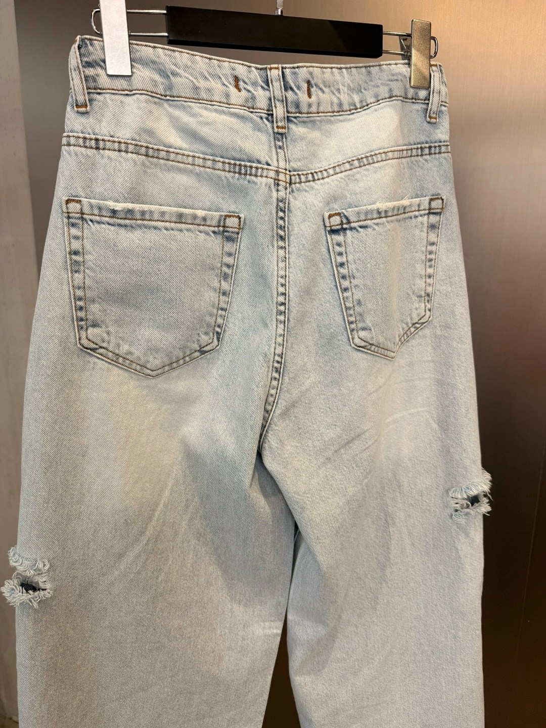 стильные джинсы,джинсы прямого кроя,женские джинсы,джинсы женские широкие,широкие джинсы