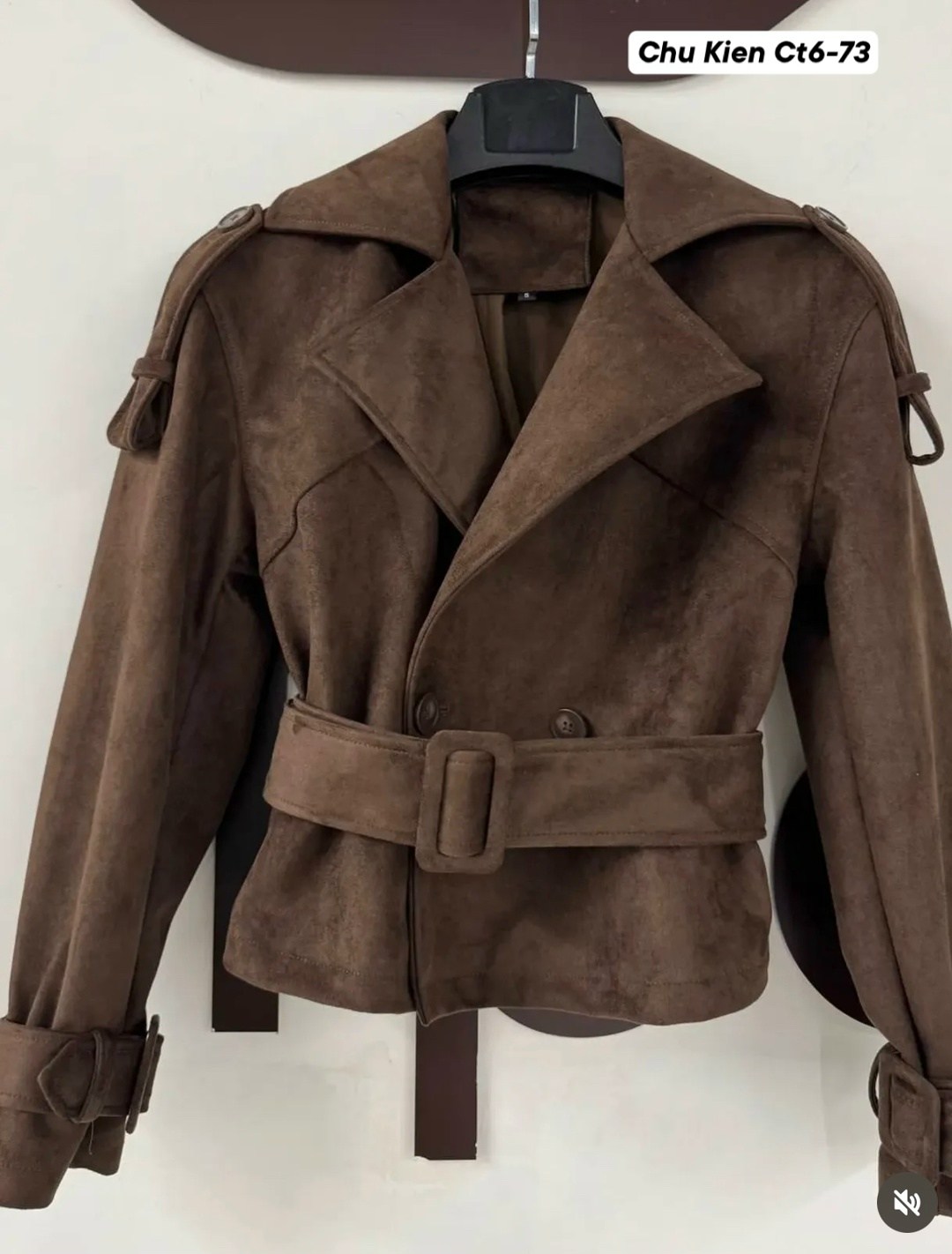 куртка косуха замшевая коричневая с поясом tadari,замшевая куртка,куртка женская замшевая,замшевая куртка с поясом,классическая коричневая замшевая женская куртка с поясом