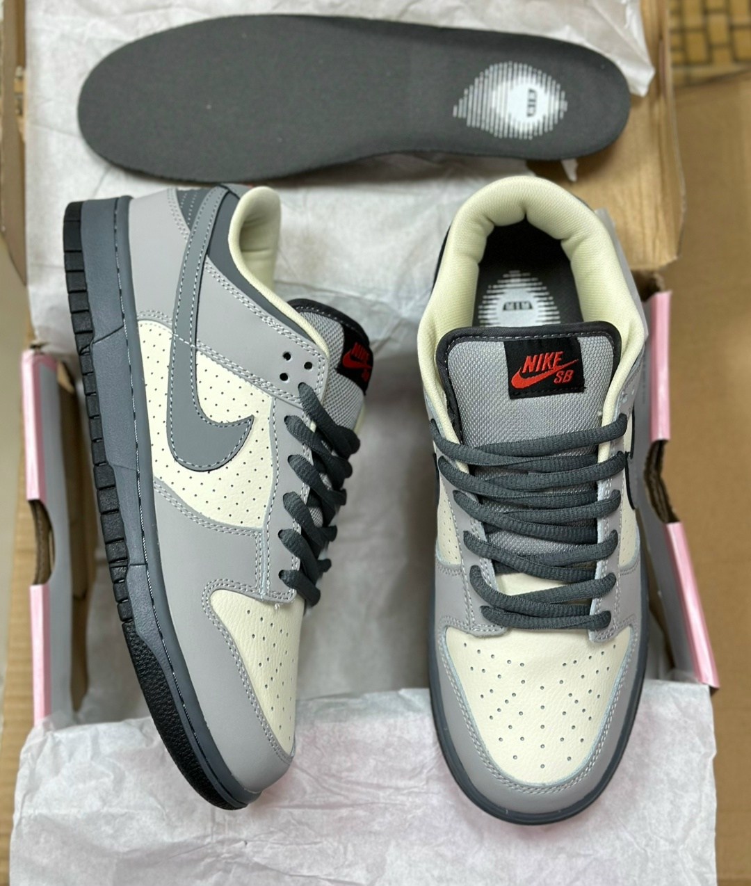 кроссовки nike sb dunk low,данки кроссовки найк серые,кроссовки nike wmns dunk low 'light smoke grey',кроссовки nike,кроссовки nike dunk low