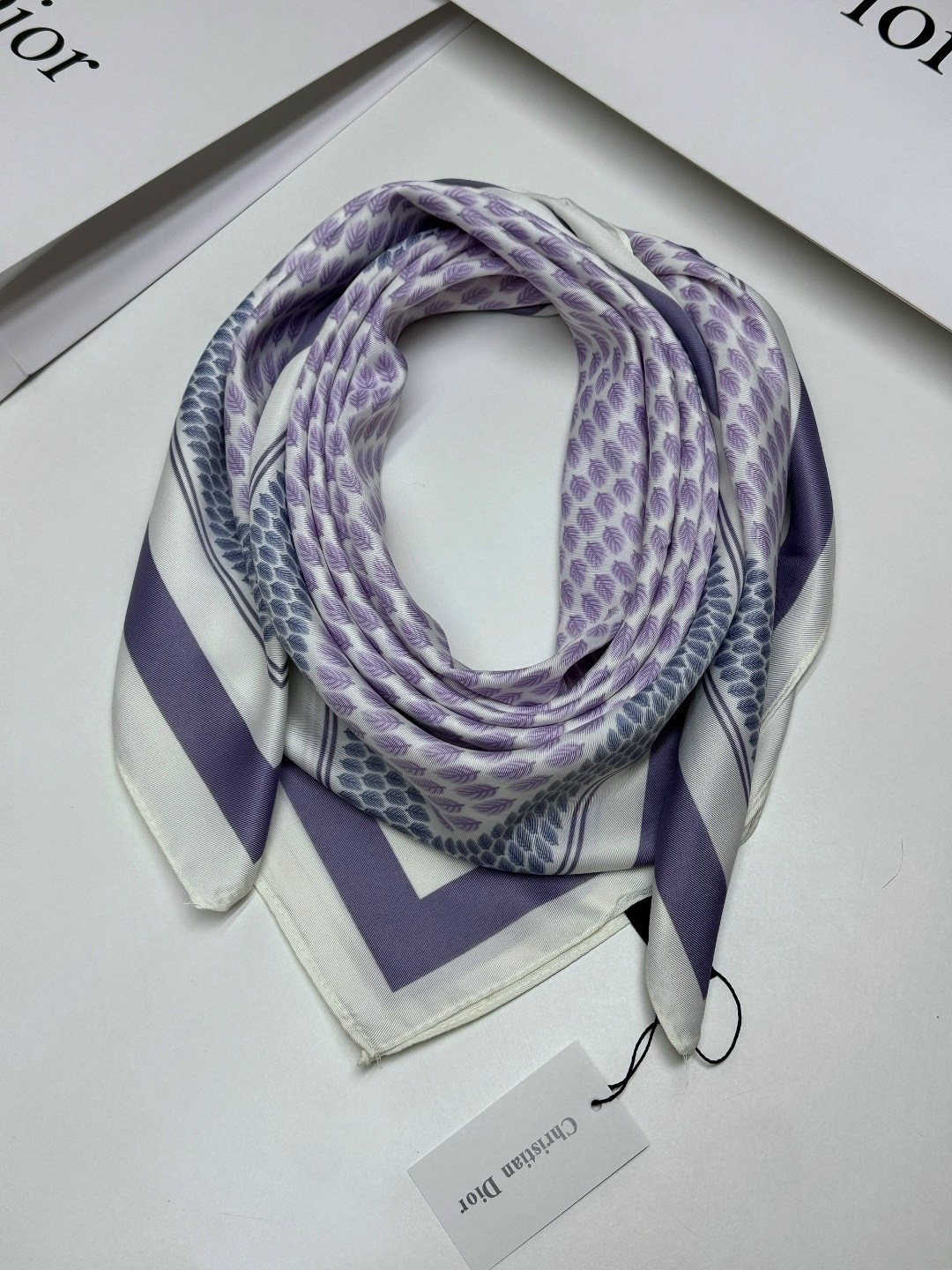 платок тонкий шелковый,платки шелковые,платки и шарфы,платки шелковый на голову и шею,шарф женские