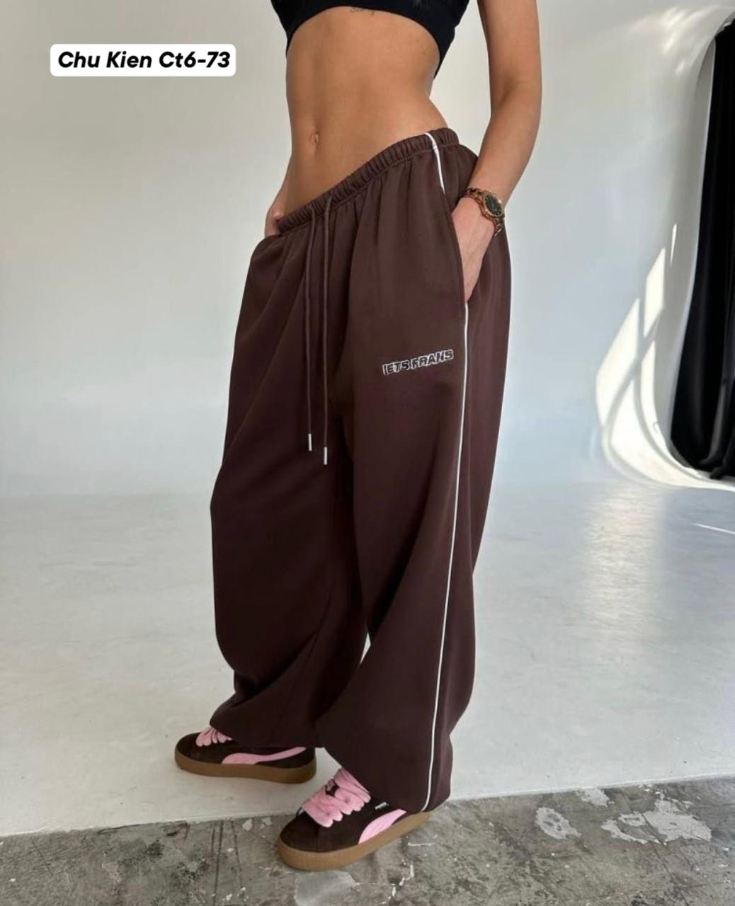 женские спортивные штаны,серые широкие спортивные штаны,брюки спортивные,спортивные штаны,спортивные штаны на флисе