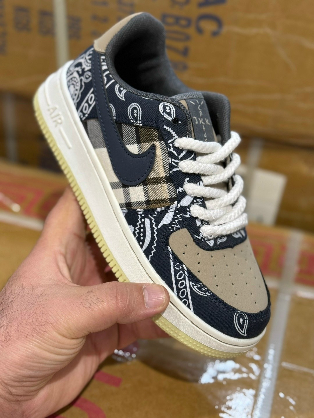 кроссовки,кроссовки закрытые,спортивная ,кроссовки женский мужской,модели обуви