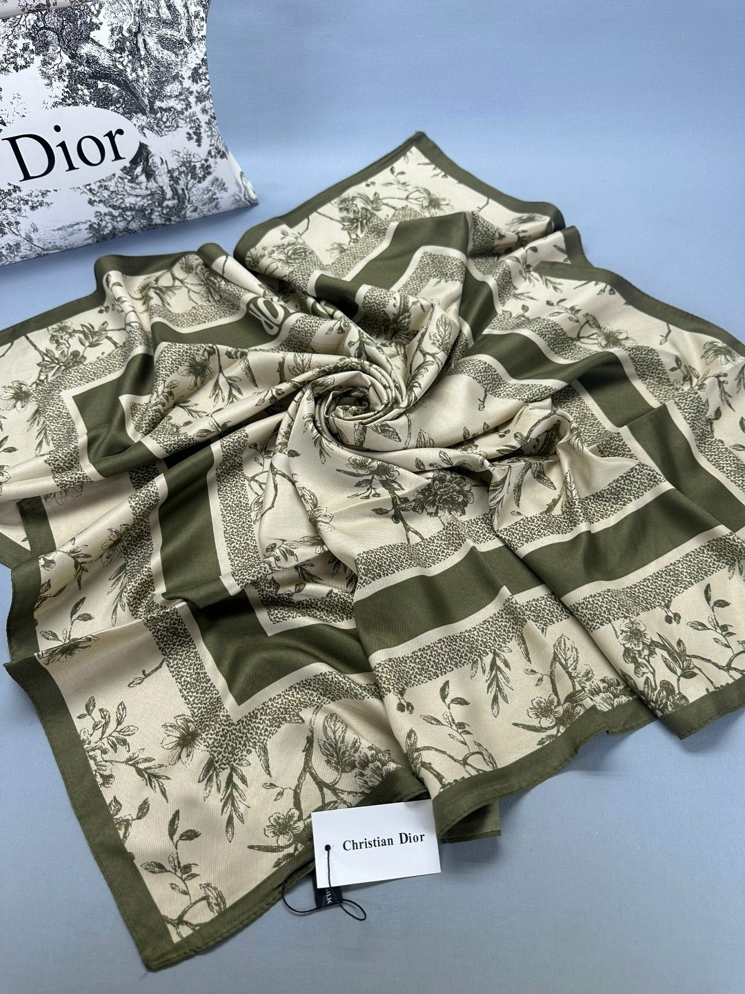 брендовый платок,платок женский шелковый,платок диор,женские платки,платки шелковые