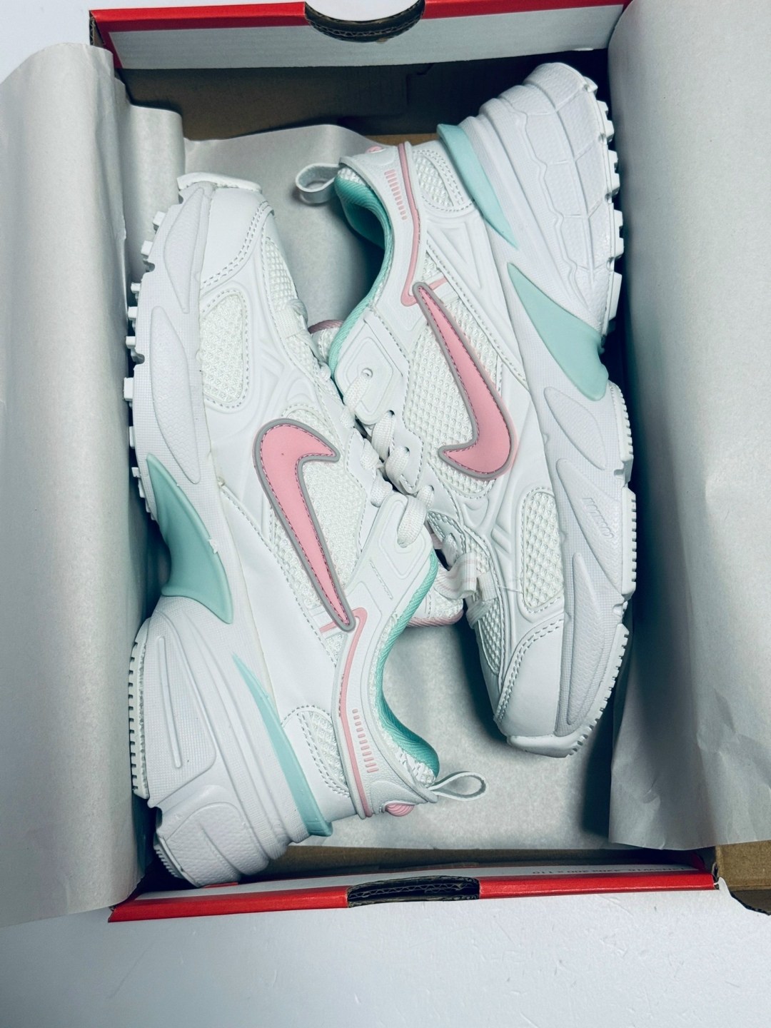 женские кроссовки nike,кроссовки nike,кроссовки nike v 2 k run,женские кроссовки,кроссовки