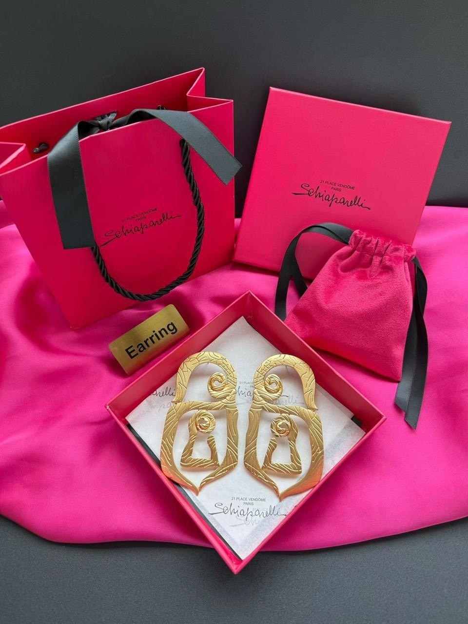 серьги для женщин,модные серьги,серьги украшения,серьги золотые,дизайнерские серьги