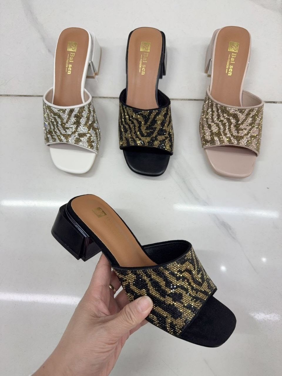 ,босоножки женские,женская ,женские шлепанцы,модные шлепанцы