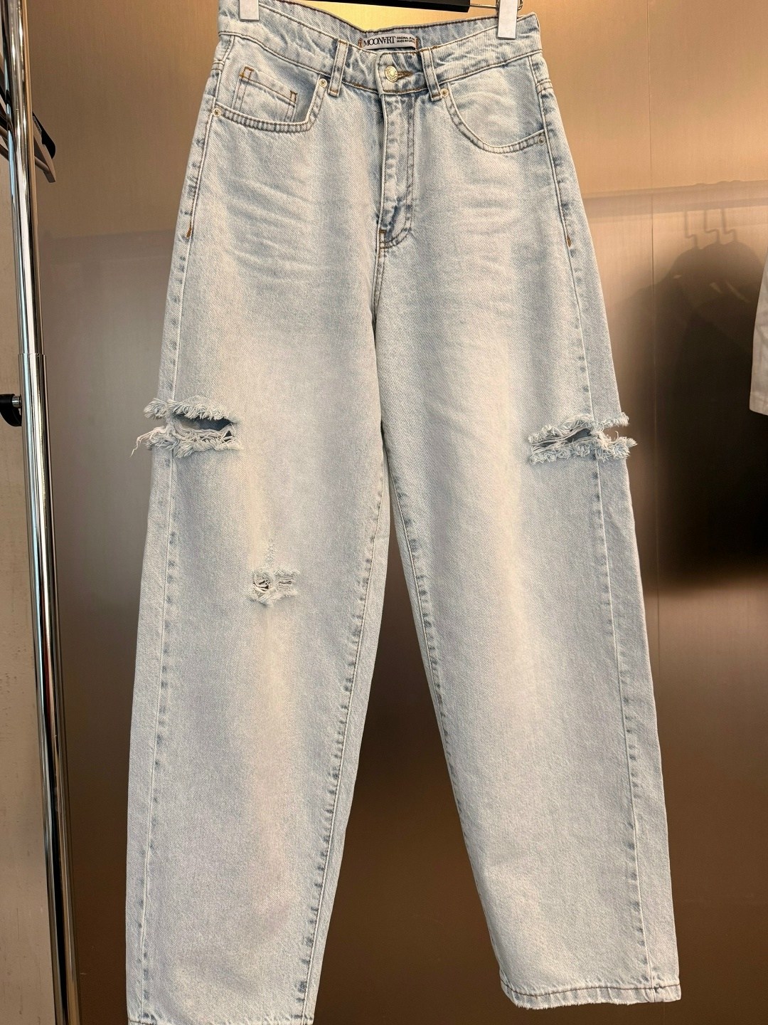 стильные джинсы,джинсы прямого кроя,женские джинсы,джинсы женские широкие,широкие джинсы