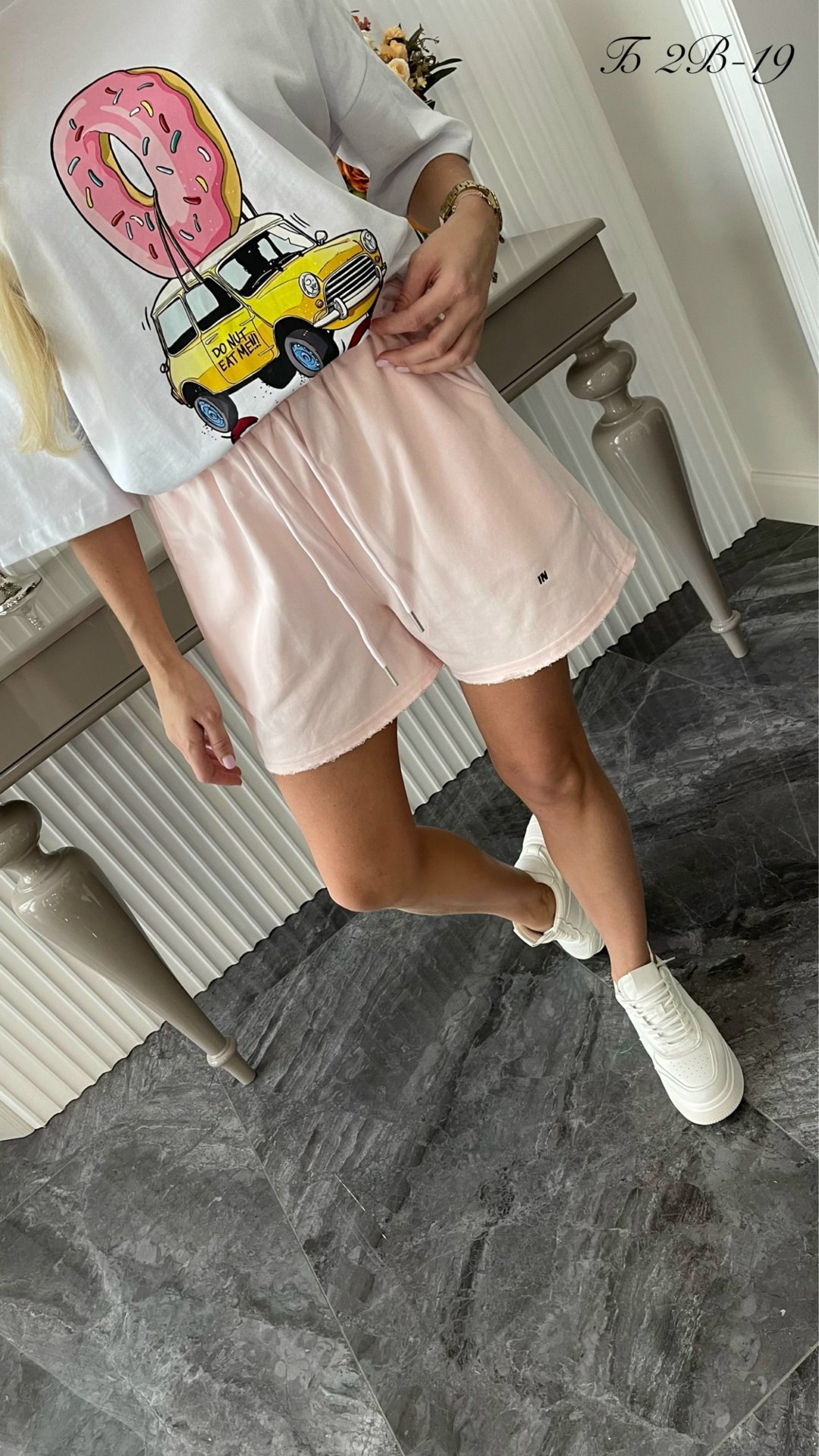 женская кофта,,костюм,стильные футболки