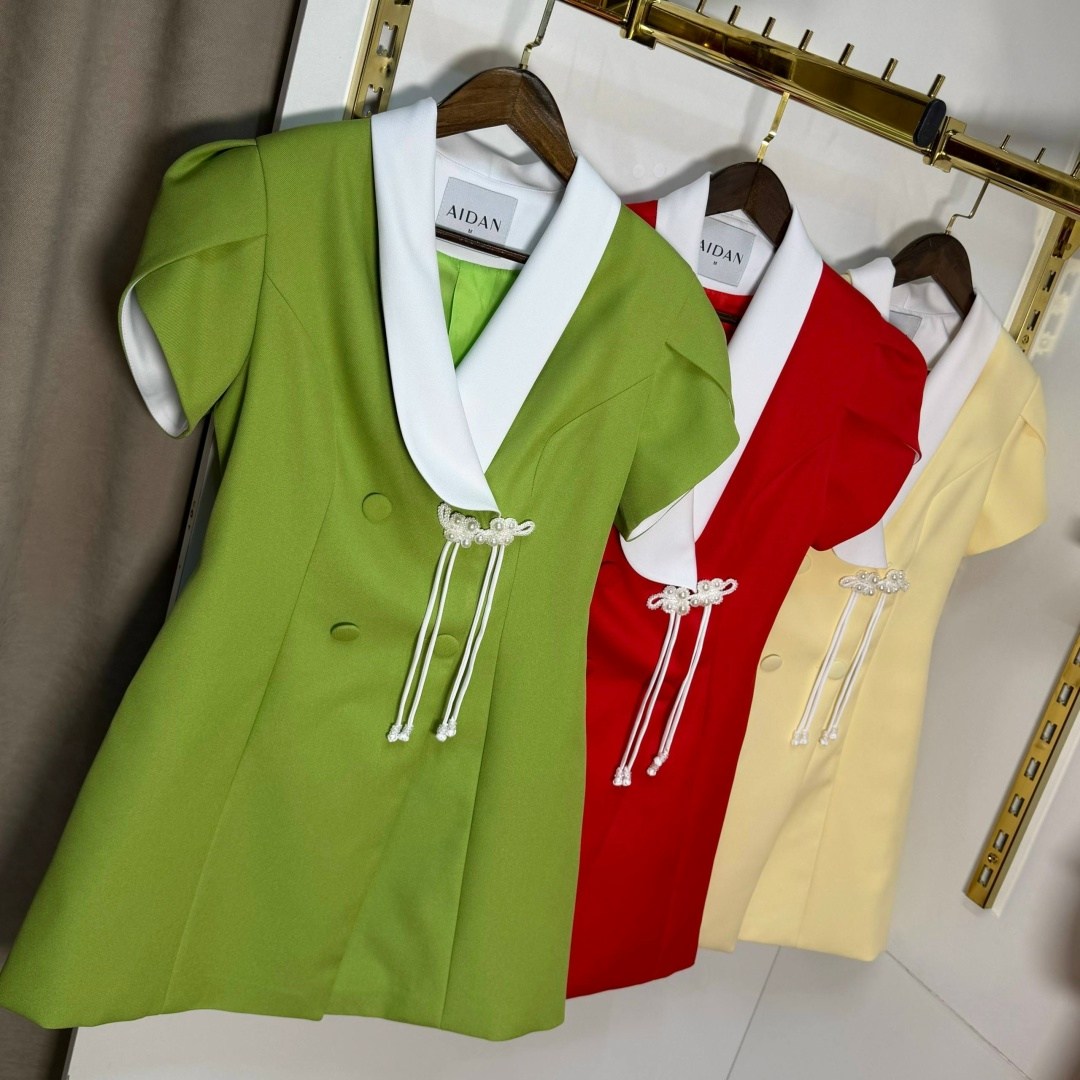 летнее женское платье,платье с отложным воротником,платье модное,модные женские платья,элегантные наряды