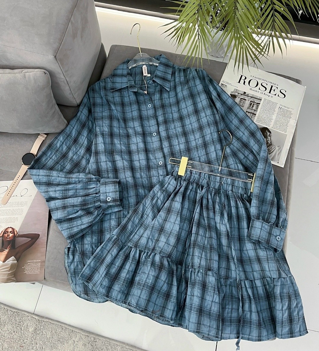 костюм с короткой юбкой и рубашкой в клетку,костюм в клетку с юбкой,костюм рубашка с юбкой,костюм в клетку,стильные костюмы