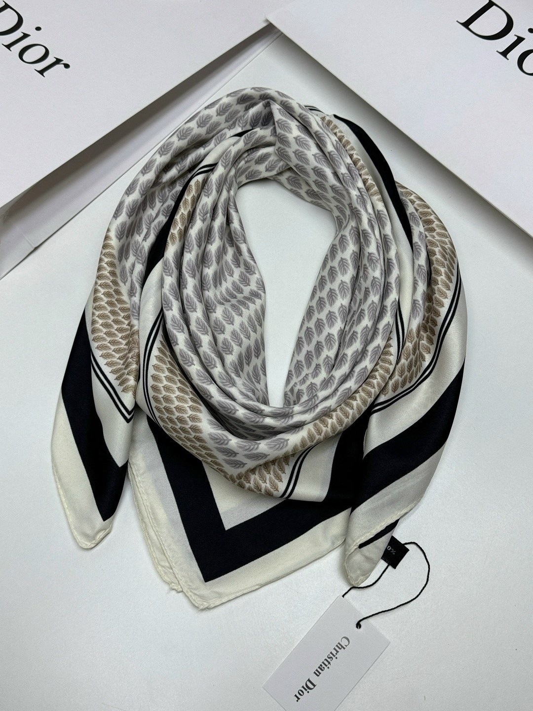 платок тонкий шелковый,платки шелковые,платки и шарфы,платки шелковый на голову и шею,шарф женские