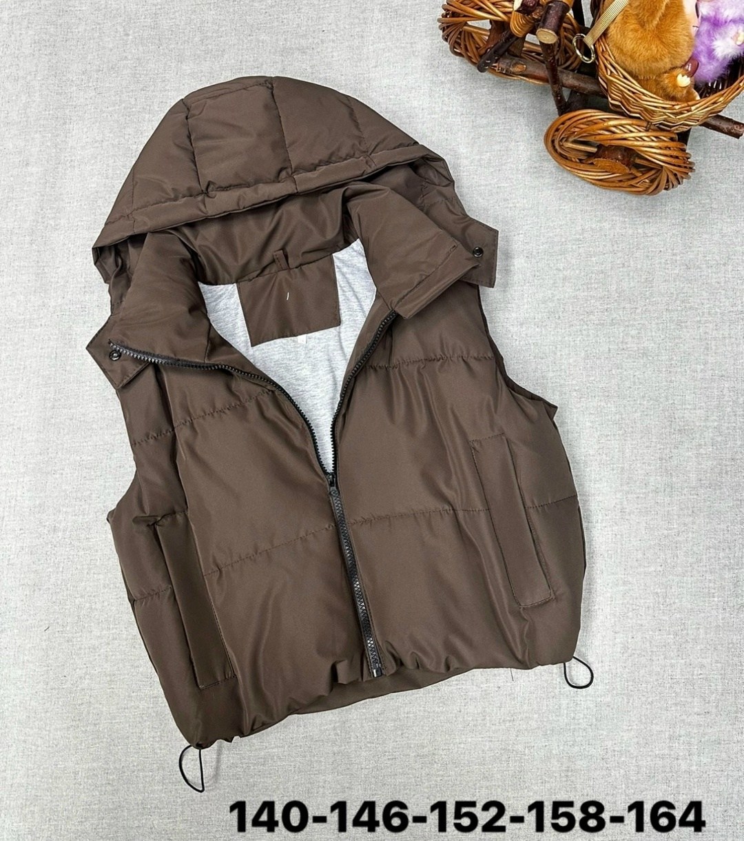 жилетка женская,жилетка,теплый жилет,женский жилет,жилетка с капюшоном
