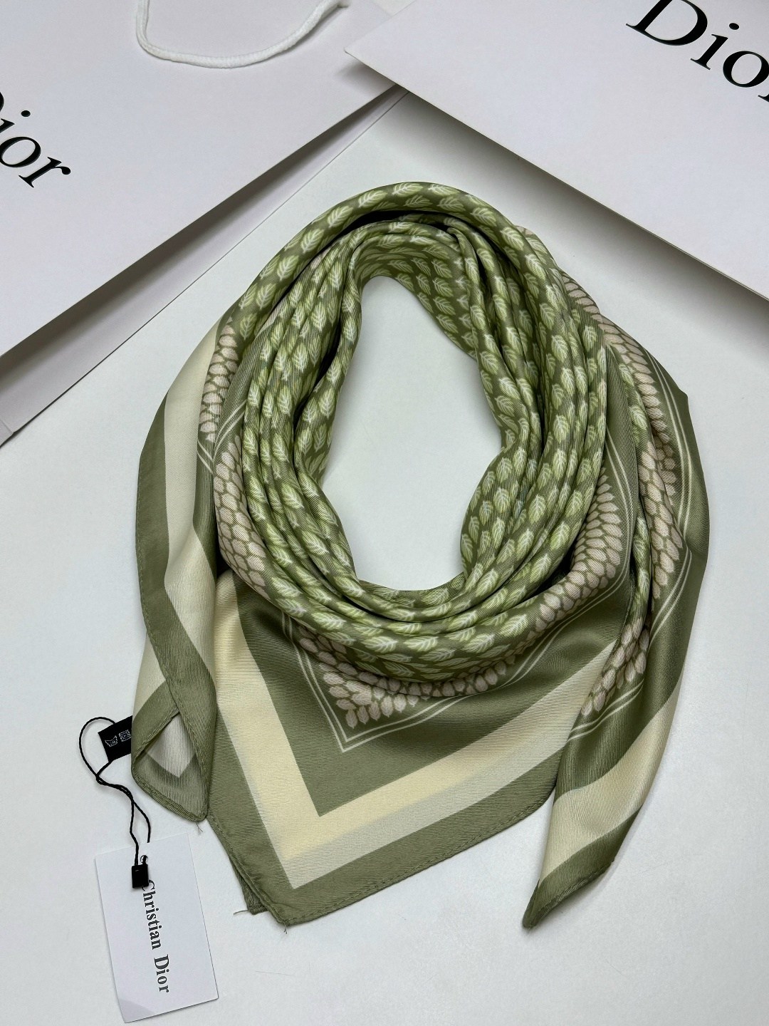 платок тонкий шелковый,платки шелковые,платки и шарфы,платки шелковый на голову и шею,шарф женские