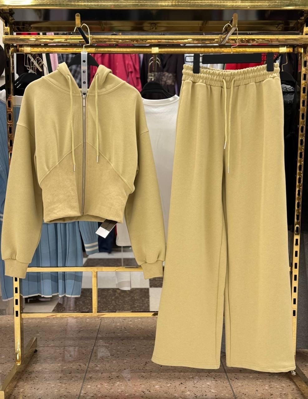 костюм спортивный,серые костюмы,спортивная одежда для женщин,костюм спортивный женский,повседневный спортивный костюм