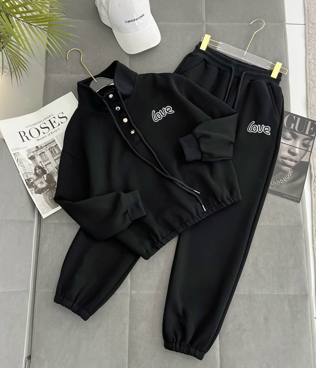 бежевый свитшот,свитшоты с круглым вырезом,трикотажные костюмы,костюм бежевый,свитшот с круглым вырезом