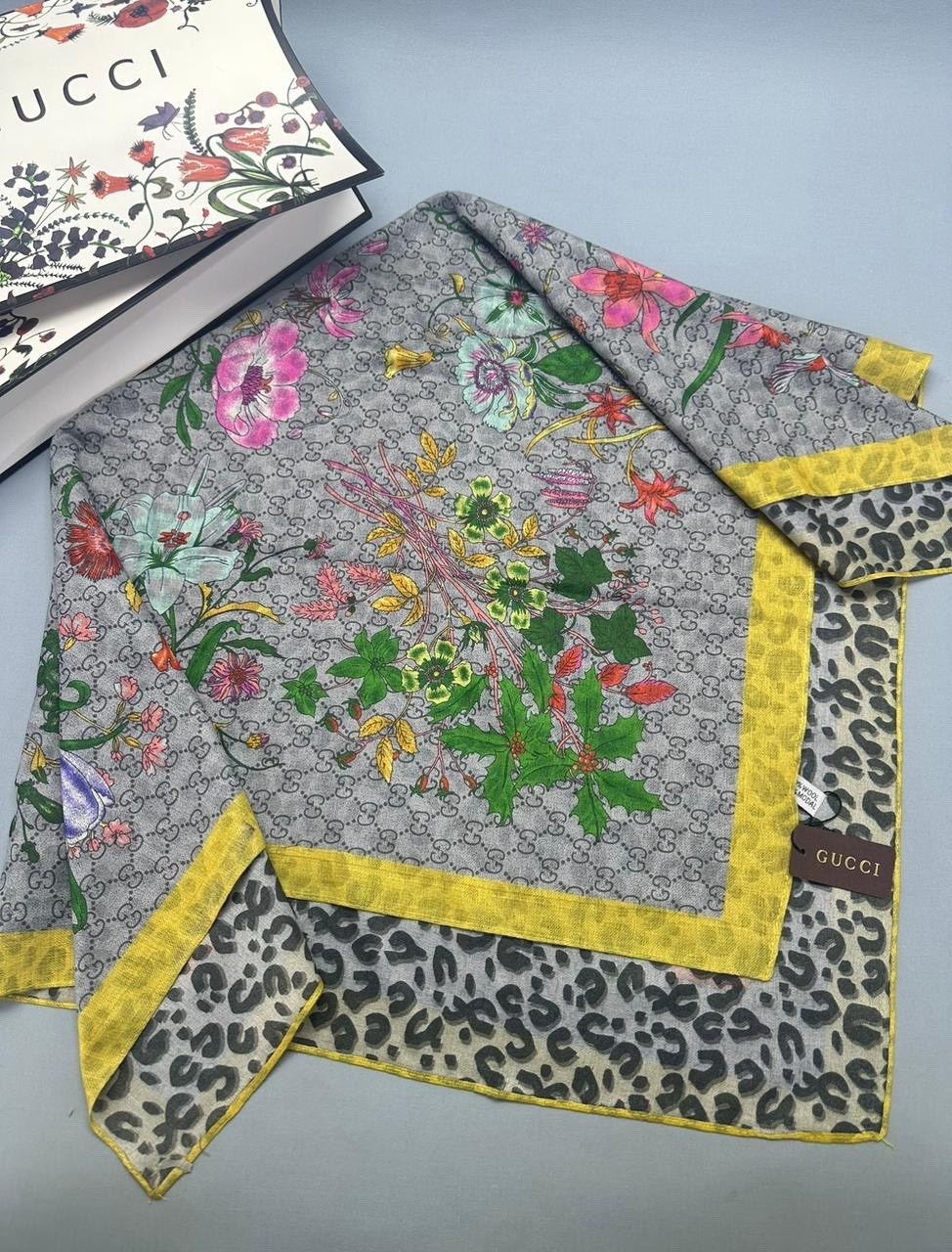 платок двухсторонний gucci 90/90,платок gucci,платок на голову и шею gucci,платок гуччи,шелковый платок gucci