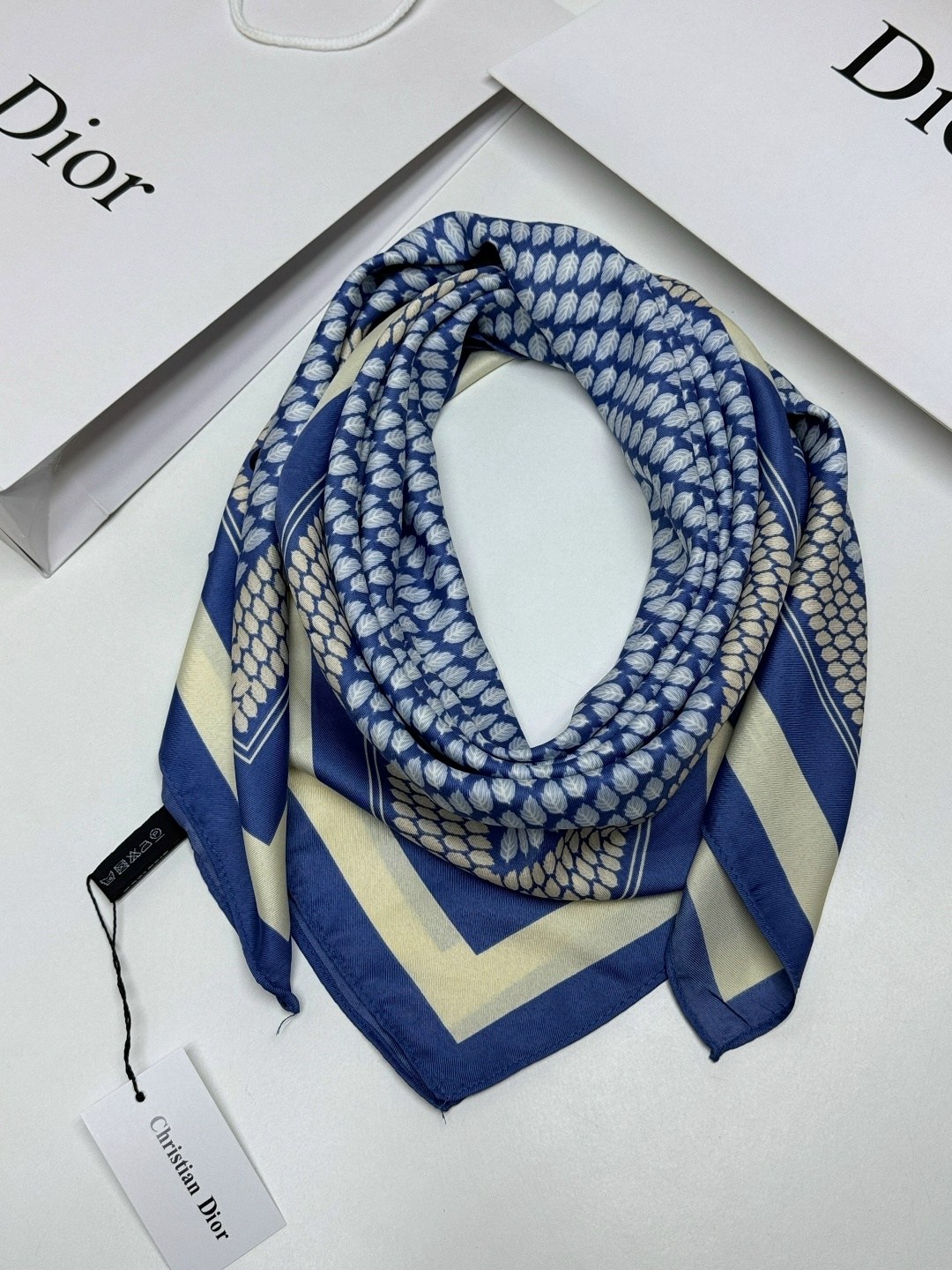 платок тонкий шелковый,платки шелковые,платки и шарфы,платки шелковый на голову и шею,шарф женские