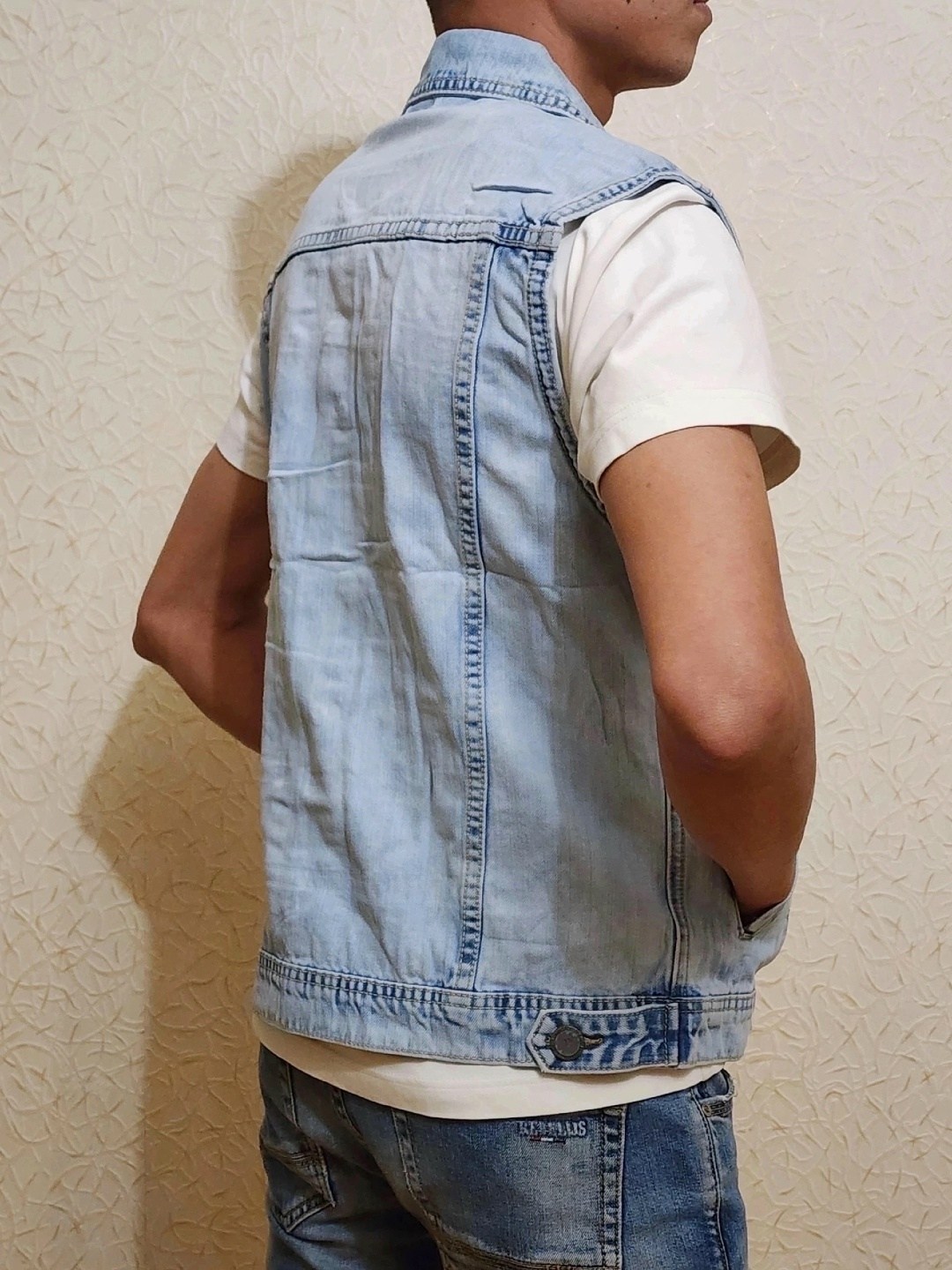 жилет джинсовый мужской,джинсовый жилет,джинсовая жилетка,джинсовая жилетка мужская,джинсовая безрукавка мужская