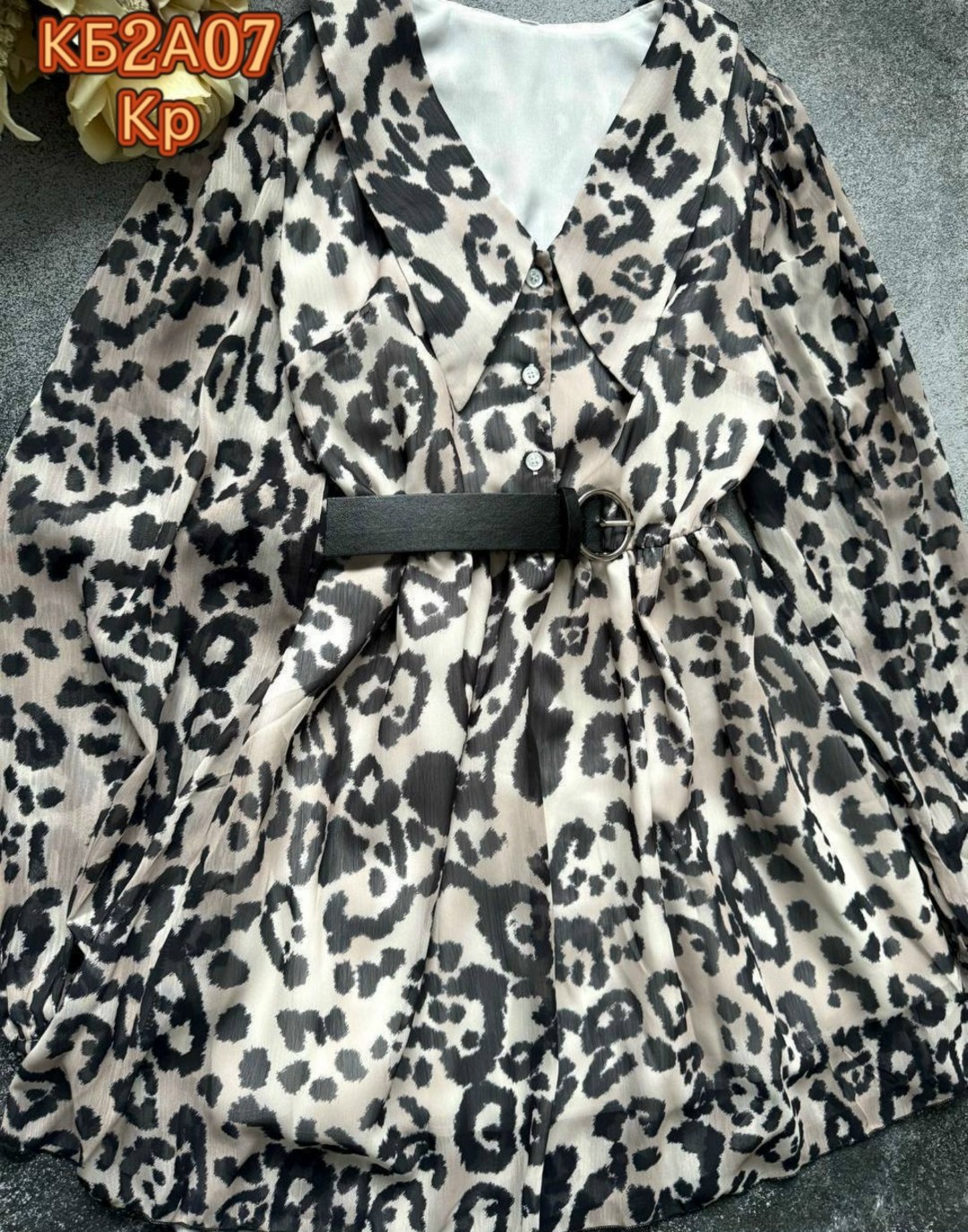 женское платье с леопардовым принтом,платье леопардовое,женское леопардовое платье,женское стильное платье на запах с леопардовым принтом,женское мини-платье с леопардовым принтом из полиэстера