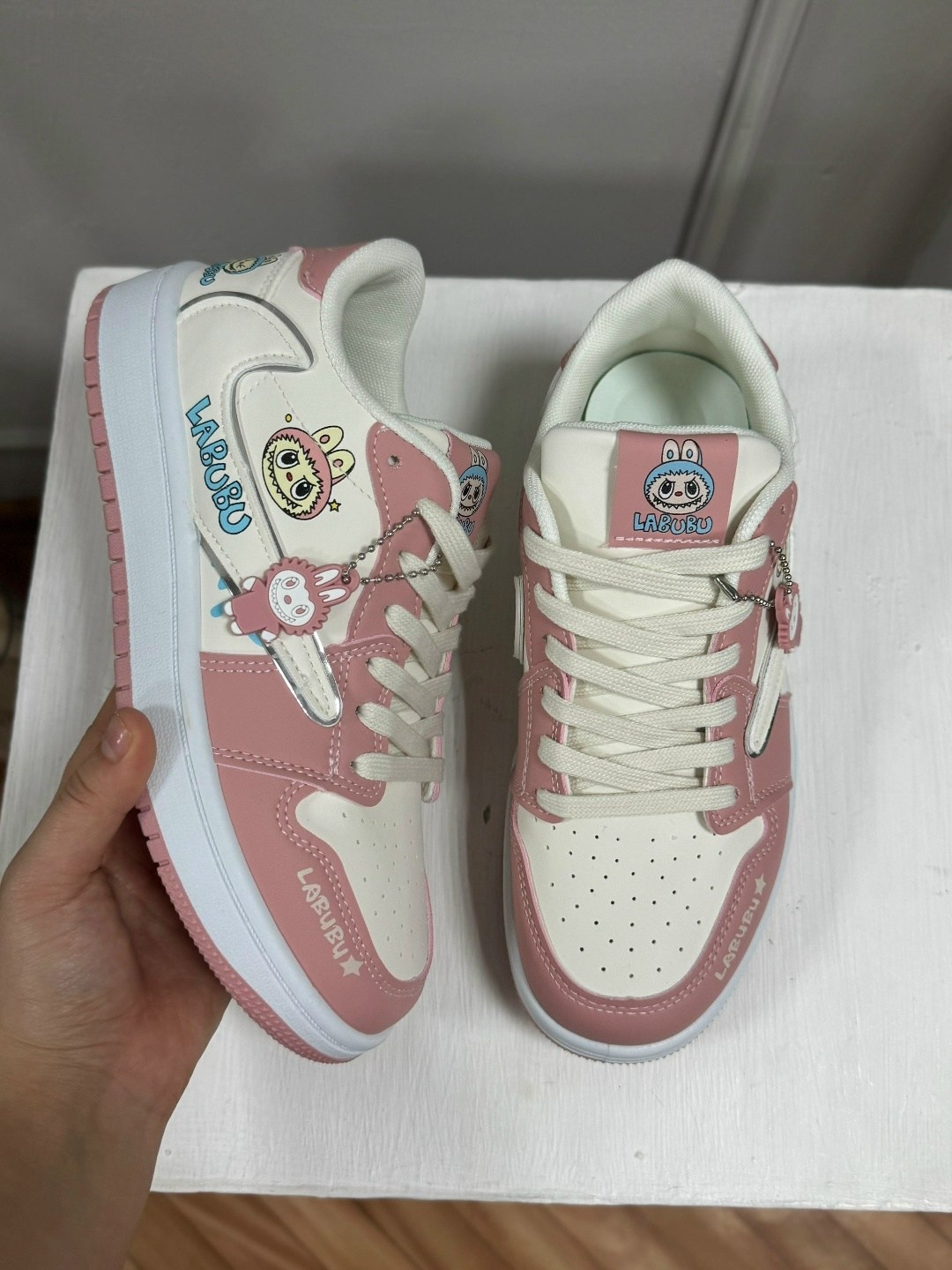 женские кроссовки,кроссовки,кроссовки sanrio,кроссовки модные,низкие кроссовки