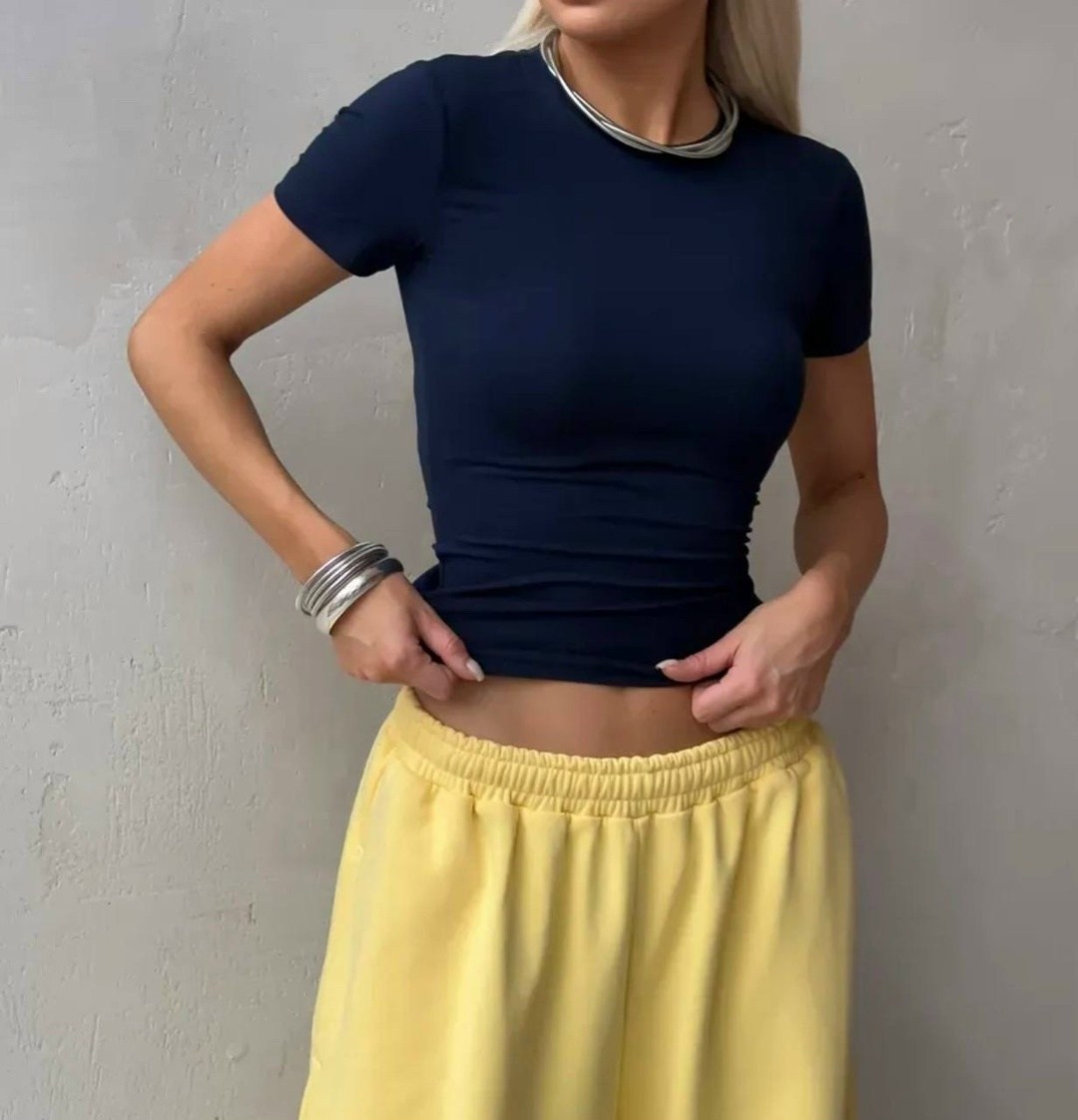 футболка скимс укороченная базовая облегающая yes.body,футболка женская,облегающая футболка,базовая футболка,базовая женская футболка