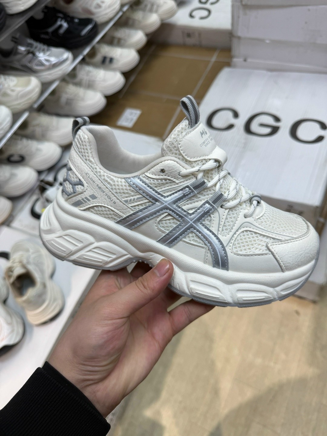 кроссовки женскиe,кроссовки,массивные кроссовки женские,массивные кроссовки,повседневные кроссовки